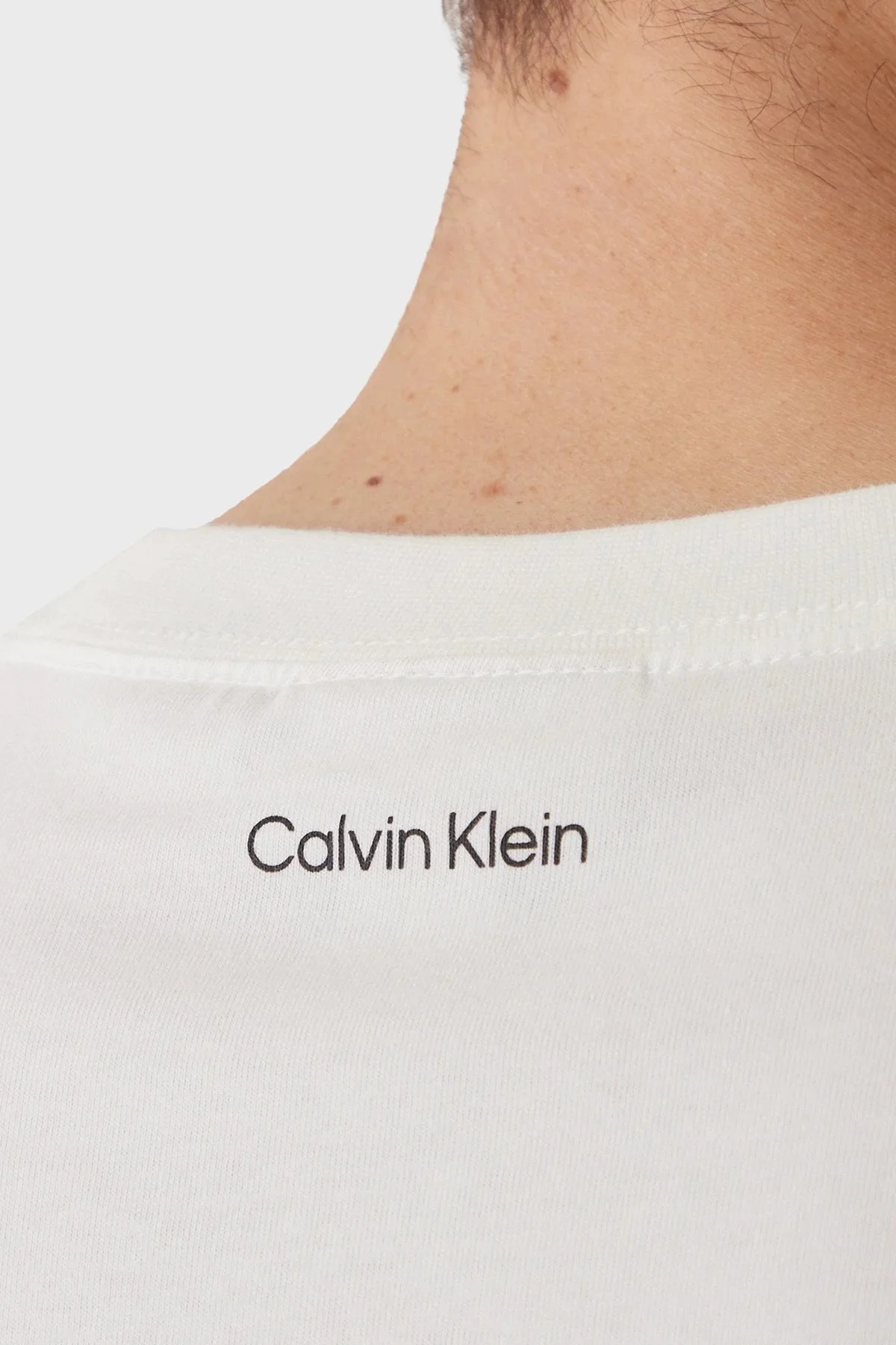 Calvin Klein Pamuklu Regular Fit Logolu Bisiklet Yaka LV04RF822GYAF Erkek T Shirt LV04RF822G YAF BEYAZ - 5