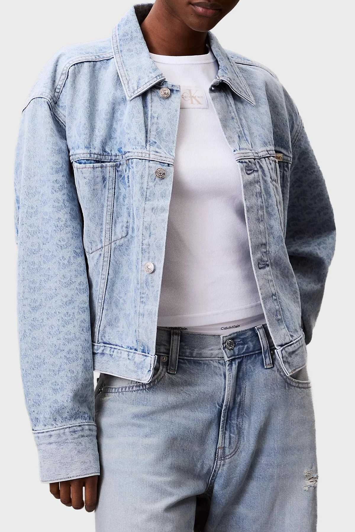 Calvin Klein Pamuklu Regular Fit Logolu Kısa Kot LV047C782GX0S Bayan Ceket LV047C782G X0S AÇIK MAVİ - 5