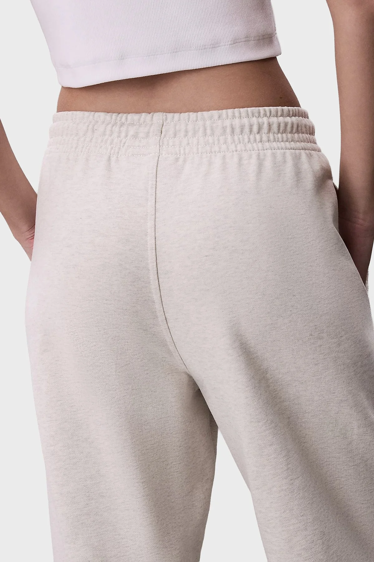 Calvin Klein Pamuklu Regular Fit Logolu Yüksek Bel LV047F206GP4P Bayan Pantolon LV047F206G P4P GRİ - 6