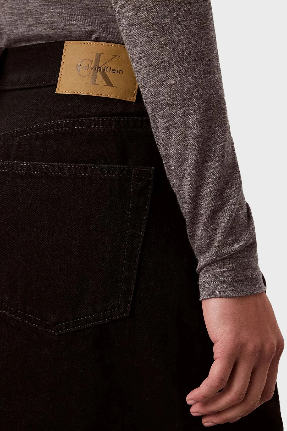 Calvin Klein Pamuklu Regular Fit Mini Kot LV047D777GTWM Bayan Etek LV047D777G TWM SİYAH - 6