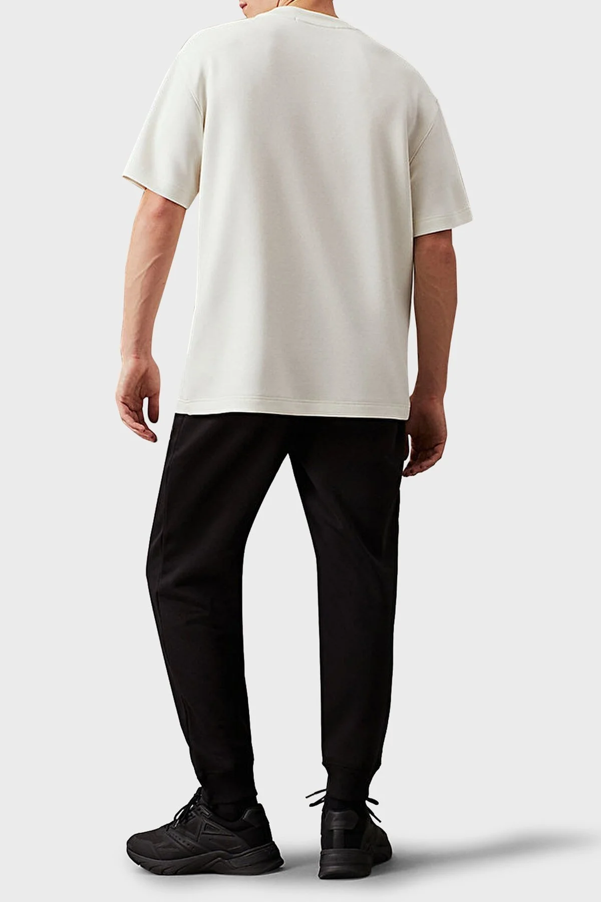 Calvin Klein Pamuklu Regular Fit Normal Bel Lastikli Paça Jogger J30J325658BEH Erkek Pantolon J30J325658 BEH SİYAH - 4