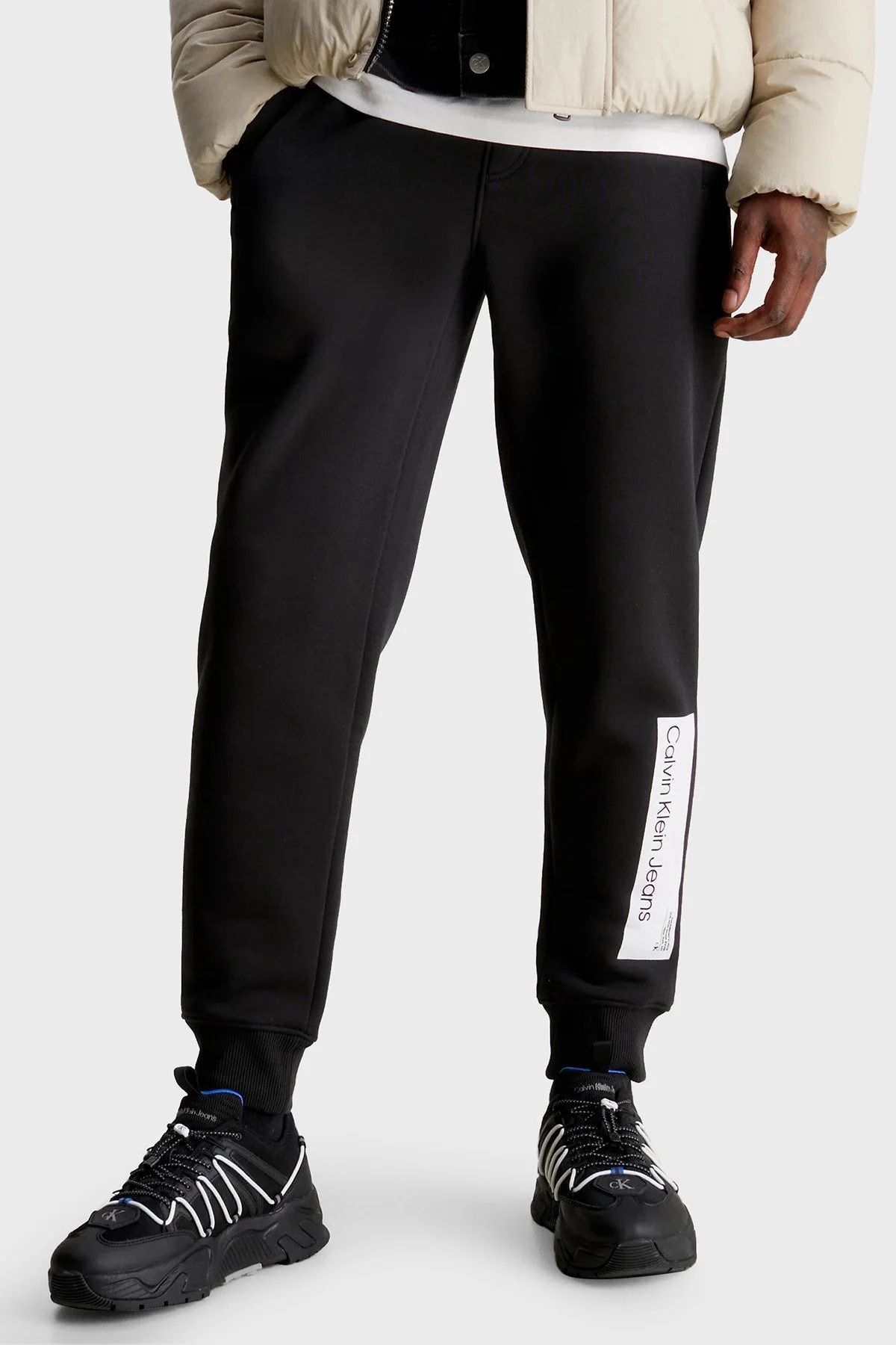 Calvin Klein Pamuklu Regular Fit Şardonlu Jogger Spor J30J324053BEH Erkek Pantolon J30J324053 BEH SİYAH - 1