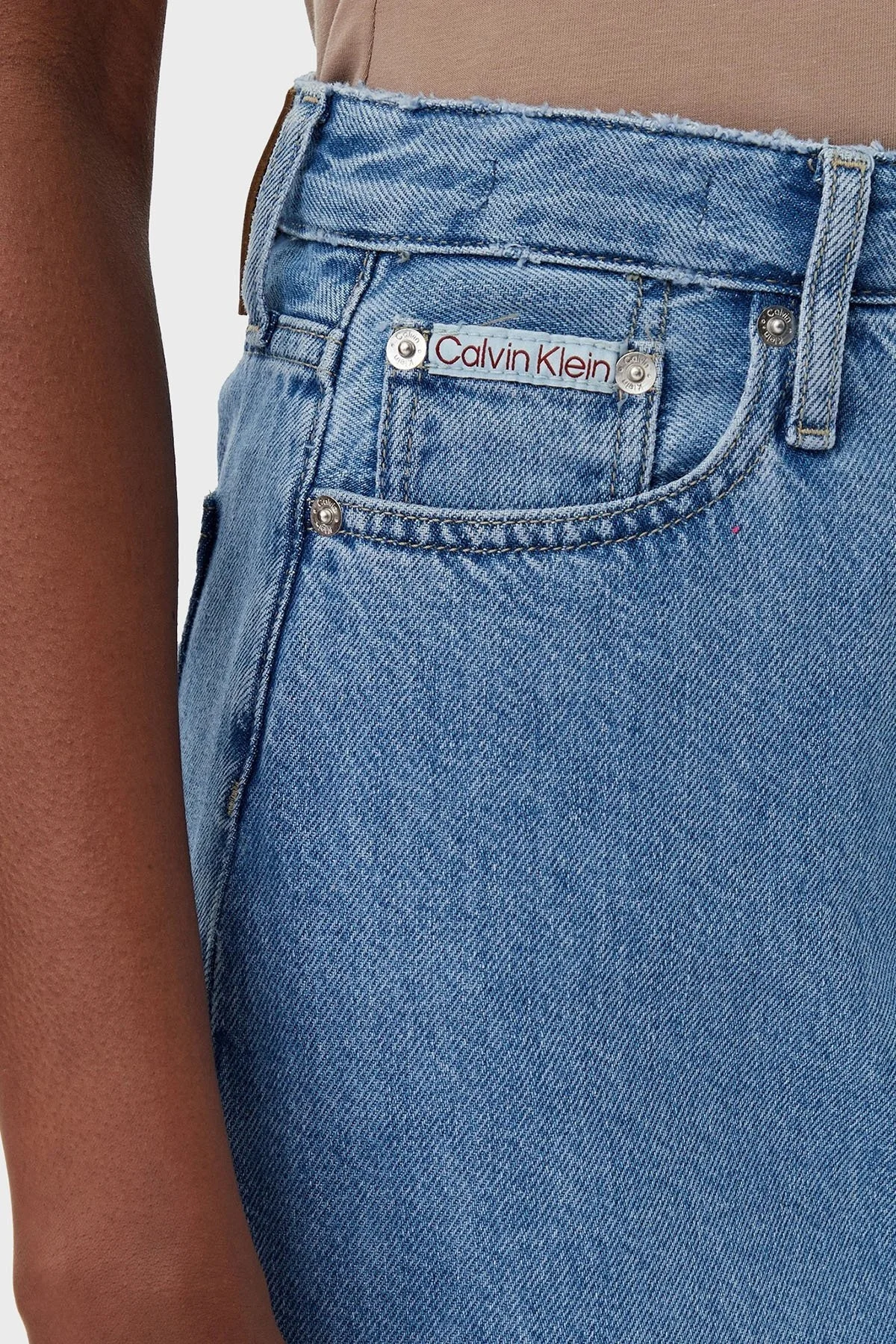 Calvin Klein Pamuklu Regular Fit Yırtmaçlı Midi Boy Kot J20J2251921AA Bayan Etek J20J225192 1AA MAVİ - 9