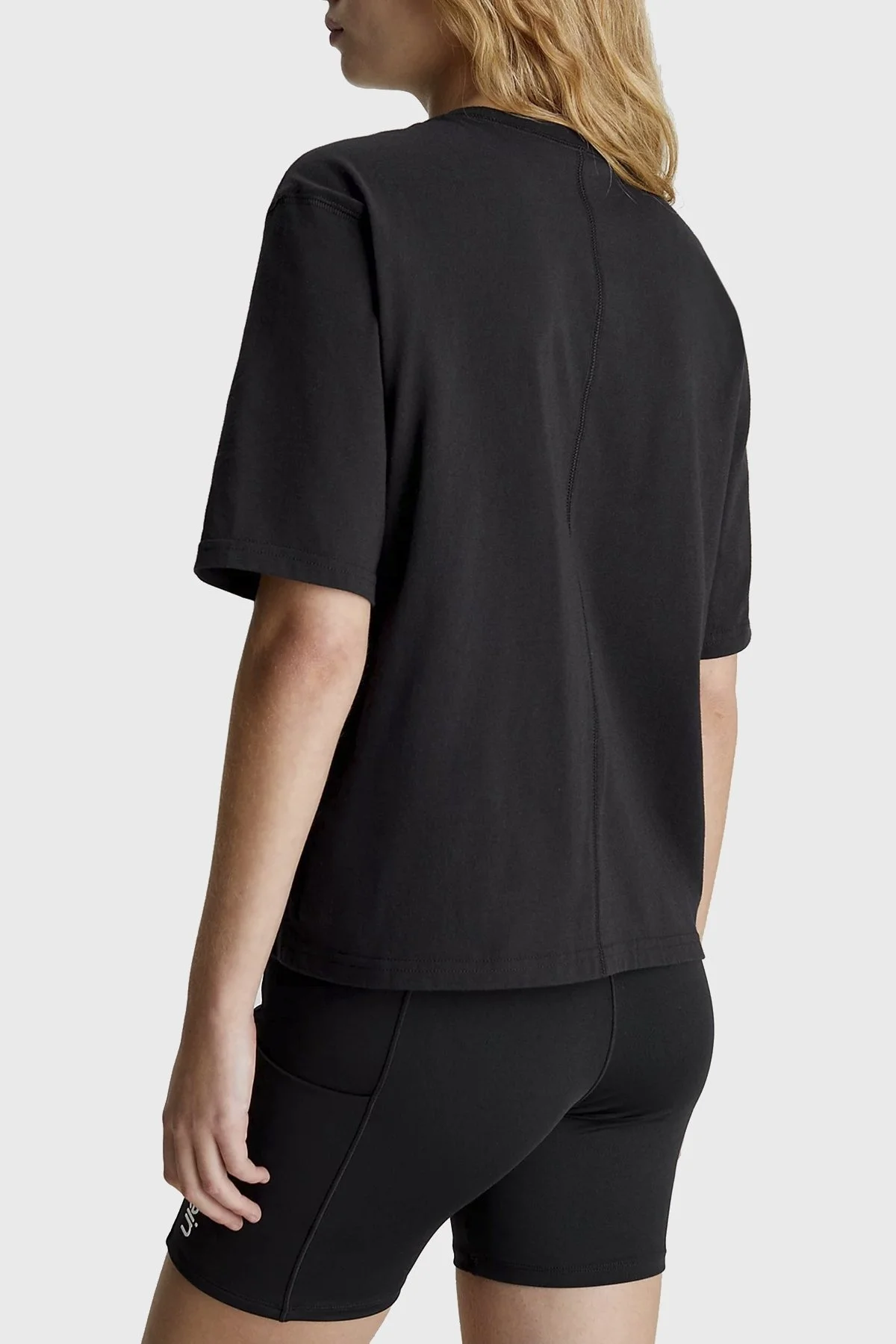 Calvin Klein Pamuklu Relaxed Fit Bisiklet Yaka 00GWS4K210BAE Bayan T Shirt 00GWS4K210 BAE SİYAH - 2