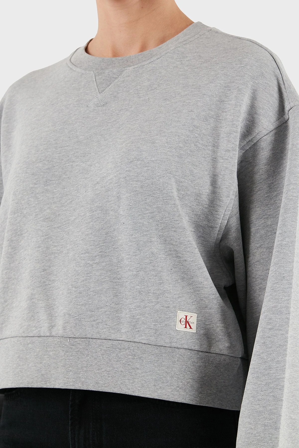 Calvin Klein Pamuklu Relaxed Fit Bisiklet Yaka Crop LV047C911GP79 Bayan Sweat LV047C911G P79 GRİ - 6