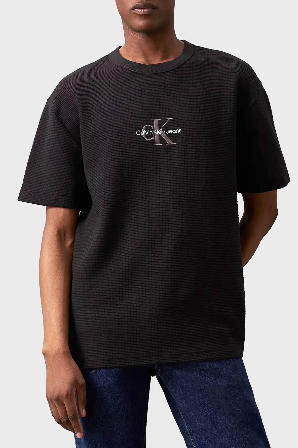 Calvin Klein Pamuklu Relaxed Fit Bisiklet Yaka J30J325645BEH Erkek T Shirt J30J325645 BEH SİYAH - 1