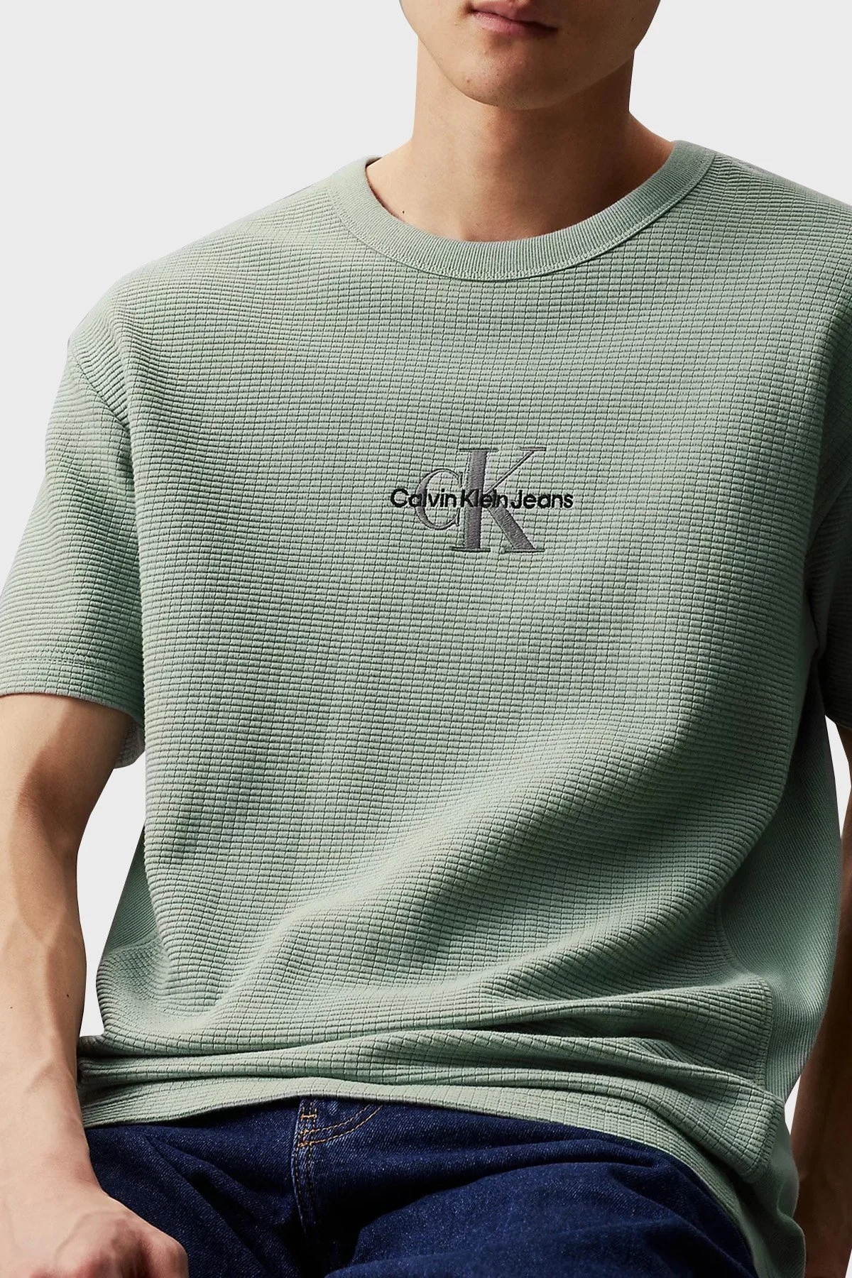 Calvin Klein Pamuklu Relaxed Fit Bisiklet Yaka J30J325645PFF Erkek T Shirt J30J325645 PFF MİNT - 1