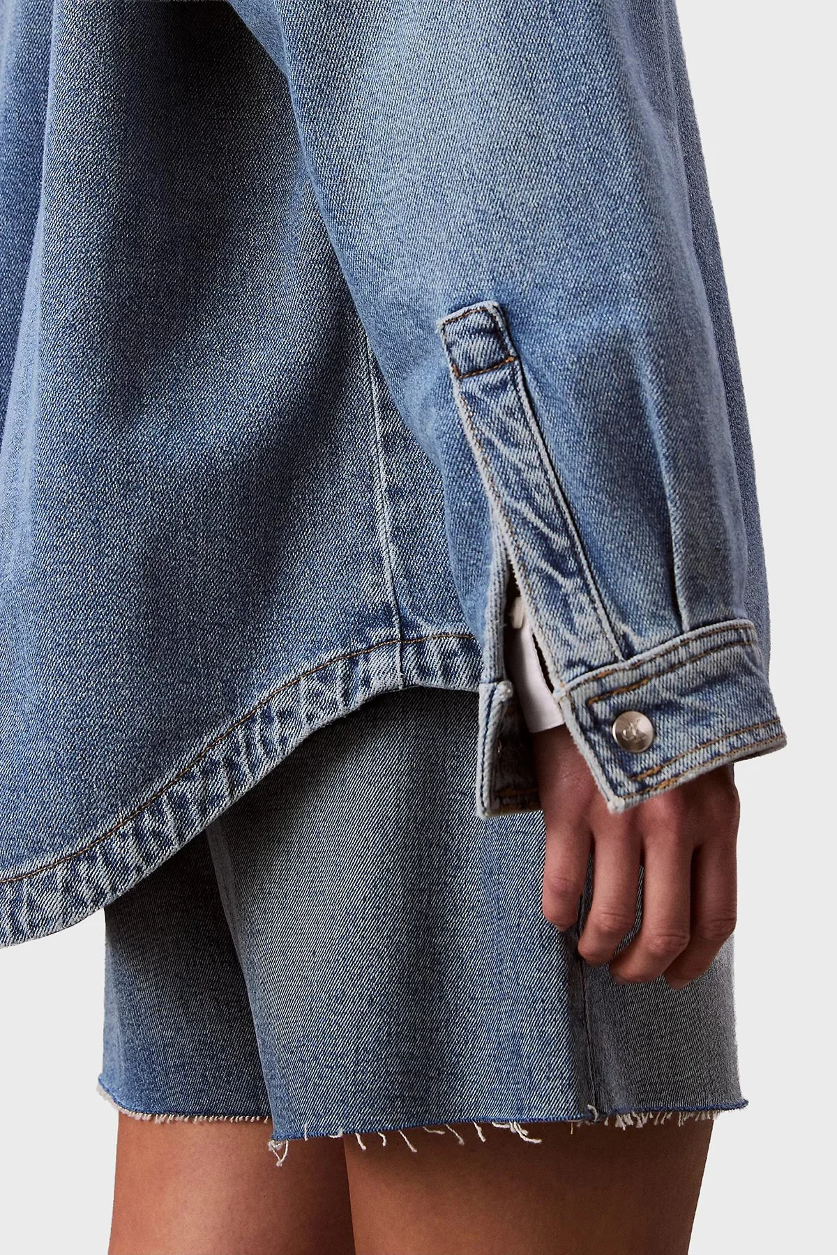 Calvin Klein Pamuklu Relaxed Fit Düğmeli LV047E753G3NS Bayan Kot Gömlek LV047E753G 3NS MAVİ - 5