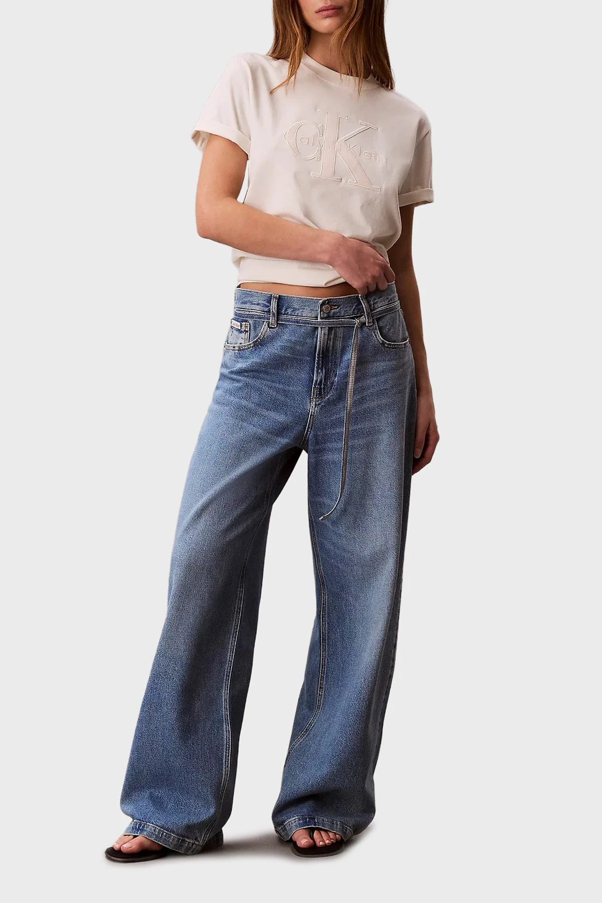 Calvin Klein Pamuklu Relaxed Fit Düşük Bel Bol Paça Jeans LV047E752G3NS Bayan Kot Pantolon LV047E752G 3NS MAVİ - 1