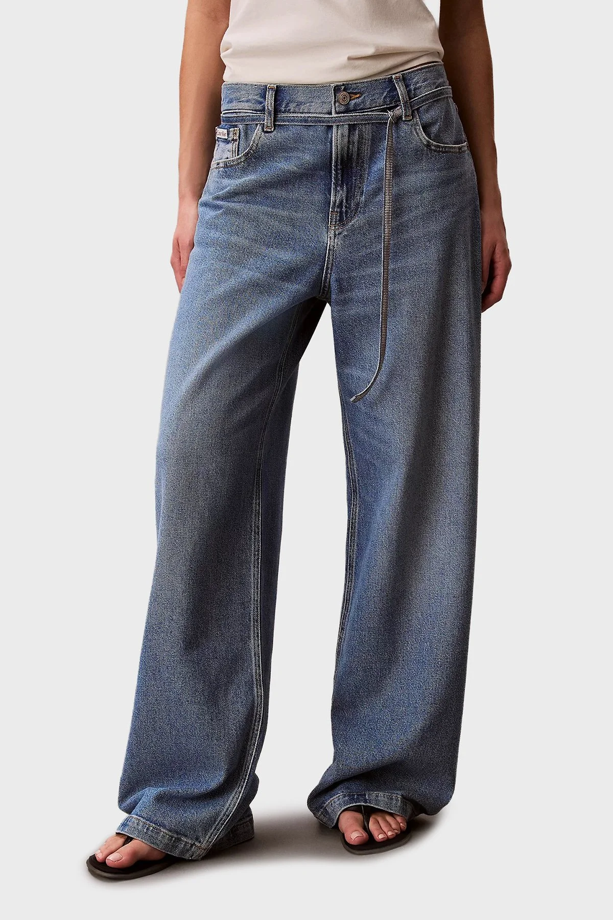 Calvin Klein Pamuklu Relaxed Fit Düşük Bel Bol Paça Jeans LV047E752G3NS Bayan Kot Pantolon LV047E752G 3NS MAVİ - 2