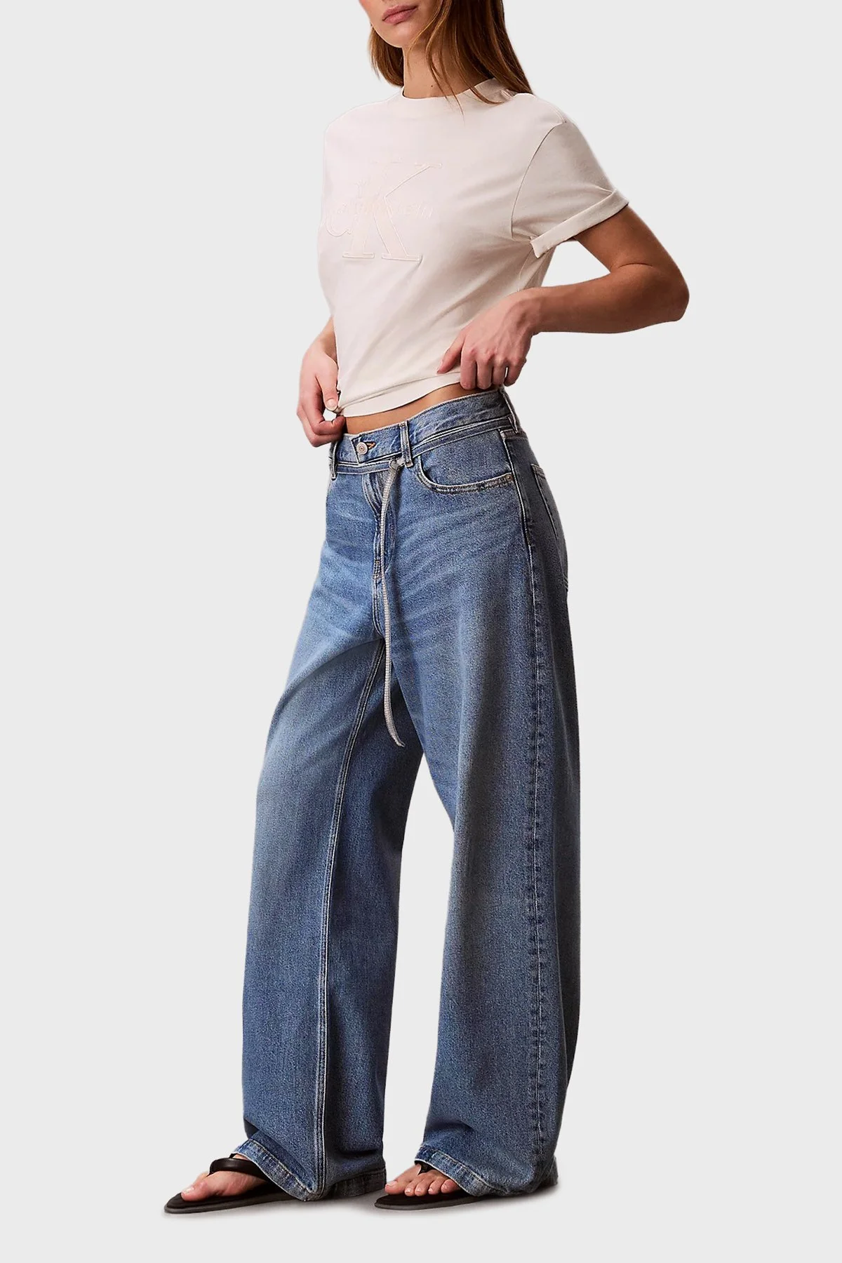 Calvin Klein Pamuklu Relaxed Fit Düşük Bel Bol Paça Jeans LV047E752G3NS Bayan Kot Pantolon LV047E752G 3NS MAVİ - 4