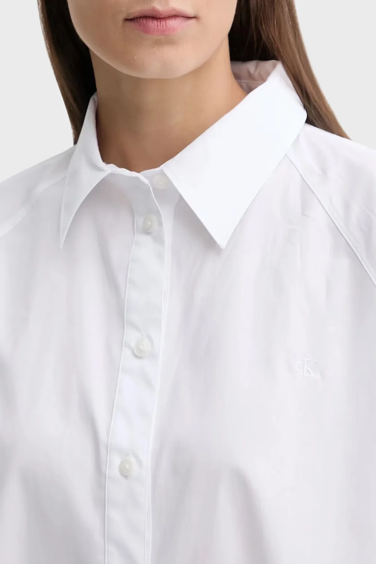 Calvin Klein Pamuklu Relaxed Fit Klasik Yaka Kısa LV047C141GYAA Bayan Gömlek LV047C141G YAA BEYAZ - 4