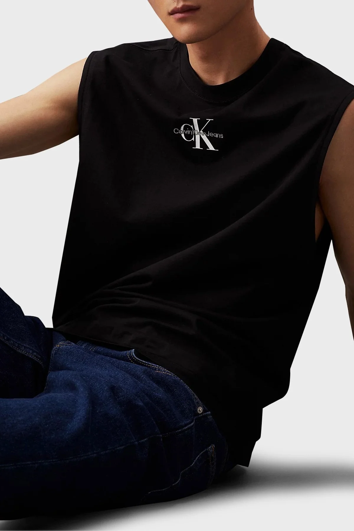 Calvin Klein Pamuklu Relaxed Fit Kolsuz J30J325211BEH Erkek T Shirt J30J325211 BEH SİYAH - 3