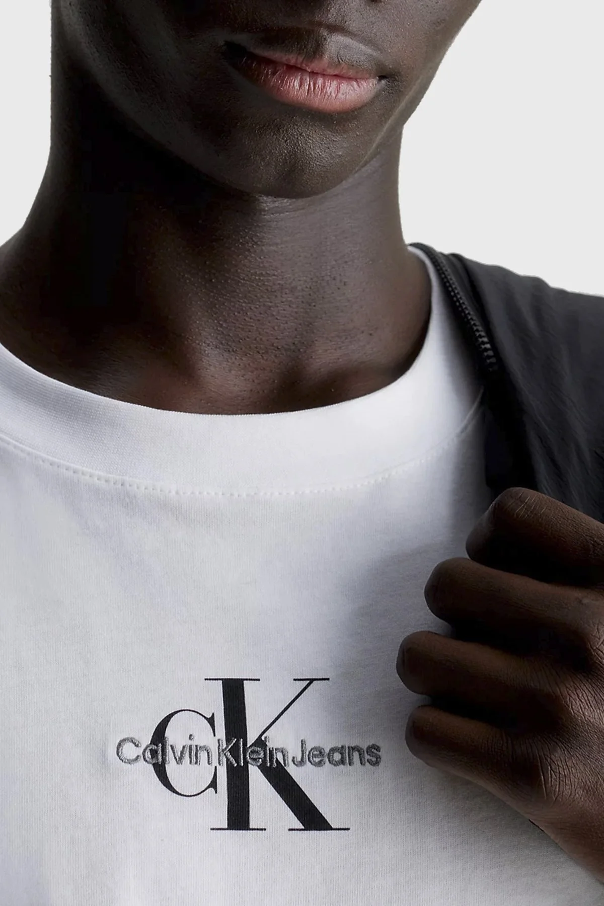 Calvin Klein Pamuklu Relaxed Fit Kolsuz J30J325211YAF Erkek T Shirt J30J325211 YAF BEYAZ - 4