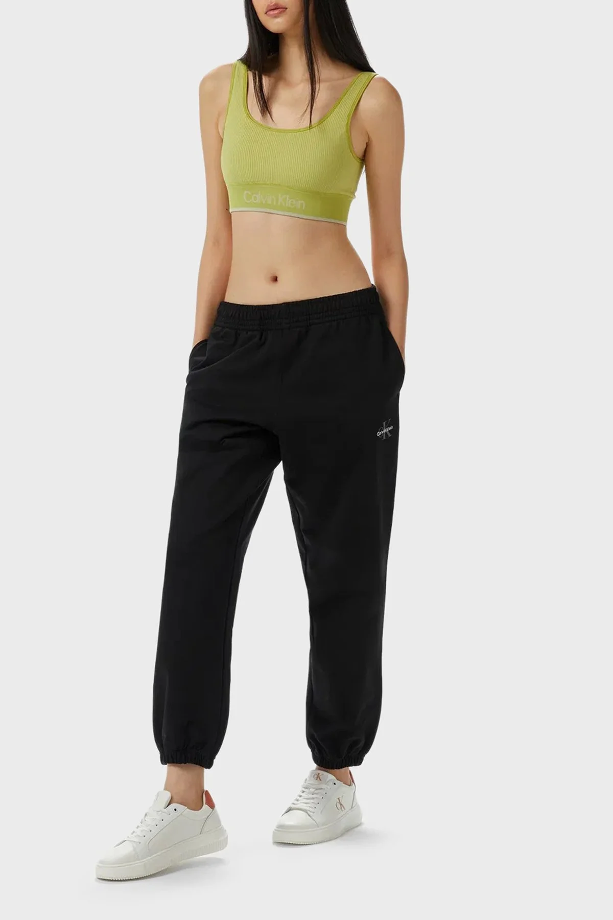 Calvin Klein Pamuklu Relaxed Fit Lastikli Paça Jogger LV047B235GUB1 Bayan Pantolon LV047B235G UB1 SİYAH - 2