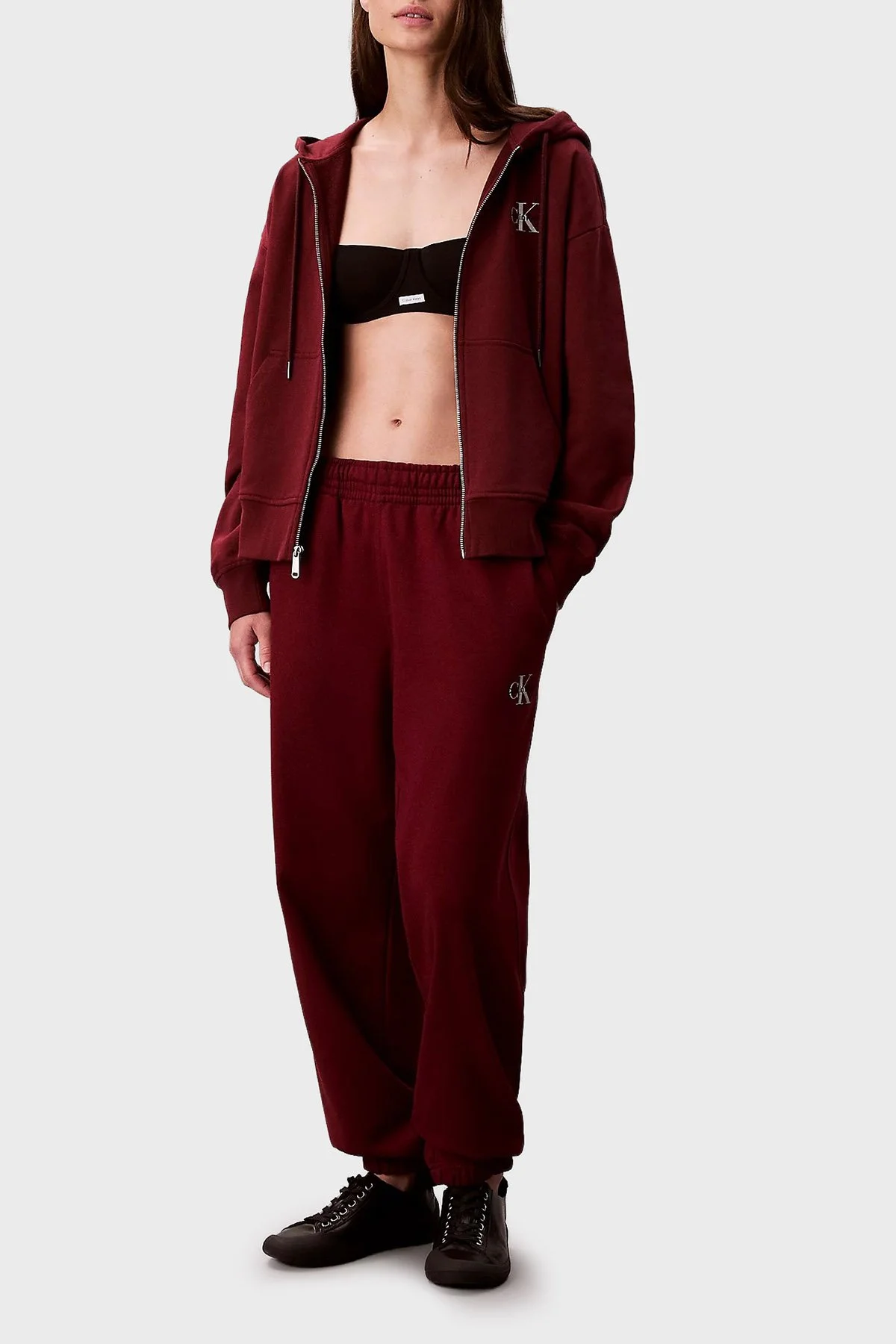 Calvin Klein Pamuklu Relaxed Fit Lastikli Paça Jogger LV047B235GWCV Bayan Pantolon LV047B235G WCV BORDO - 1