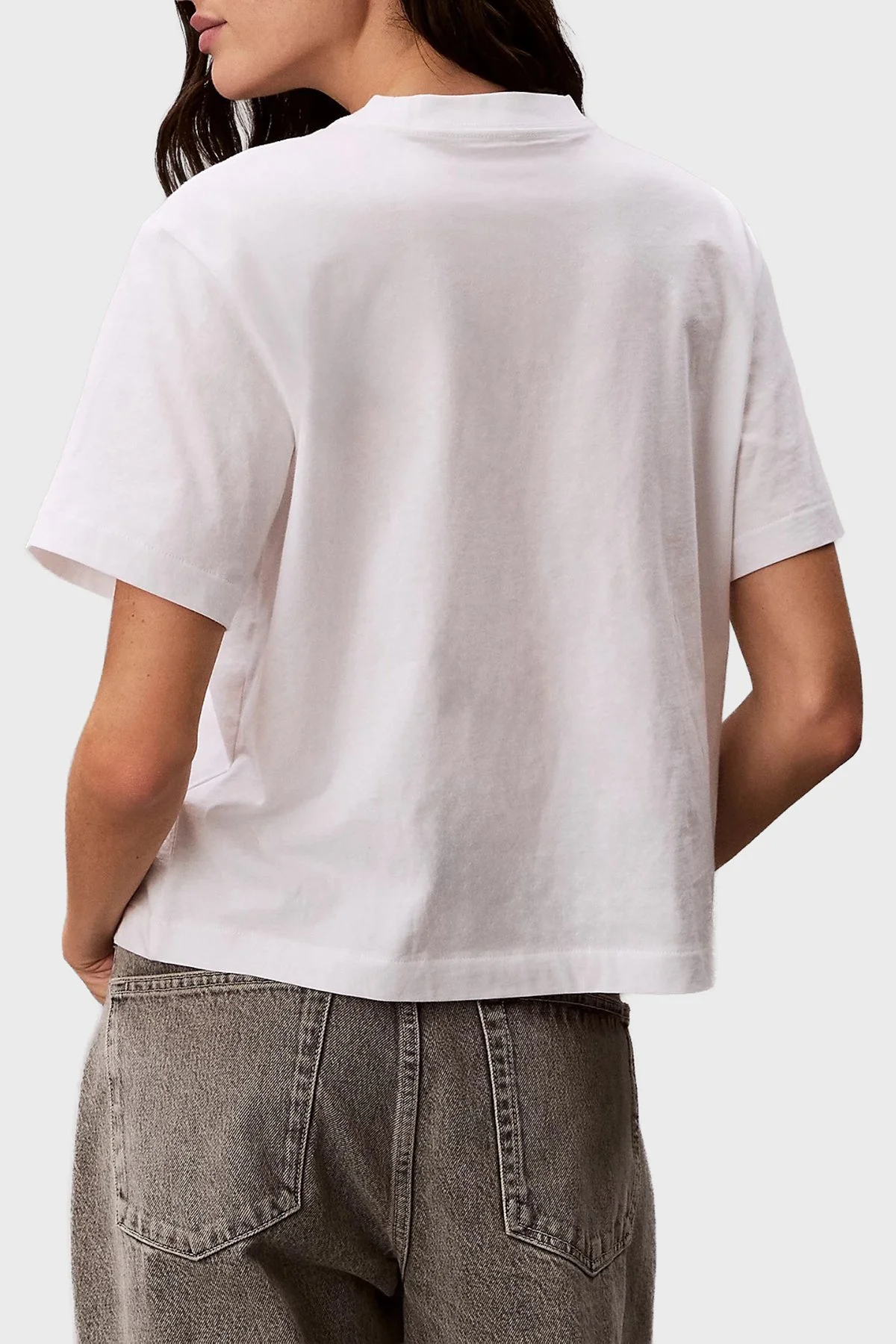 Calvin Klein Pamuklu Relaxed Fit Logolu Bisiklet Yaka LV047F800GYAF Bayan T Shirt LV047F800G YAF BEYAZ - 3