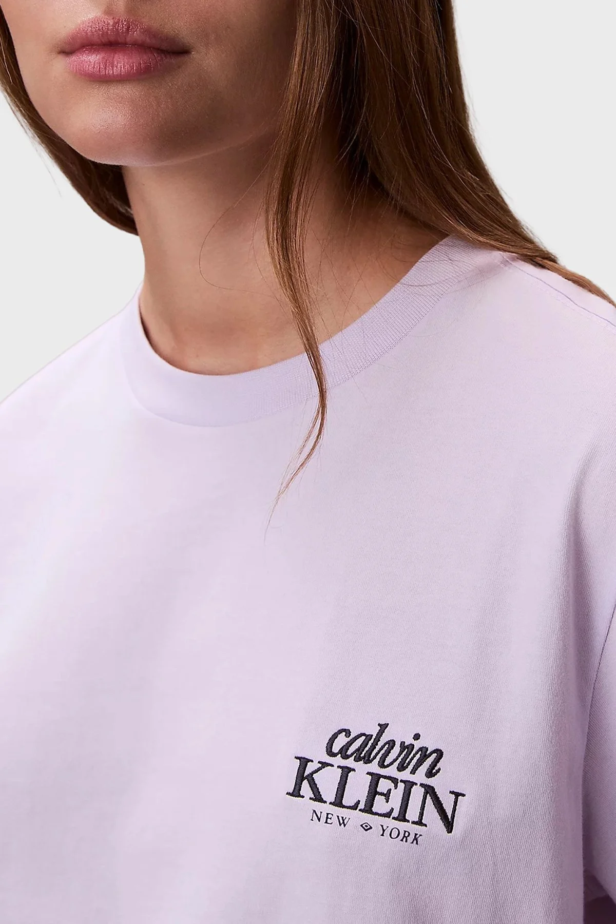Calvin Klein Pamuklu Relaxed Fit Logolu Bisiklet Yaka LV047F801G3OQ Bayan T Shirt LV047F801G 3OQ LİLA - 5