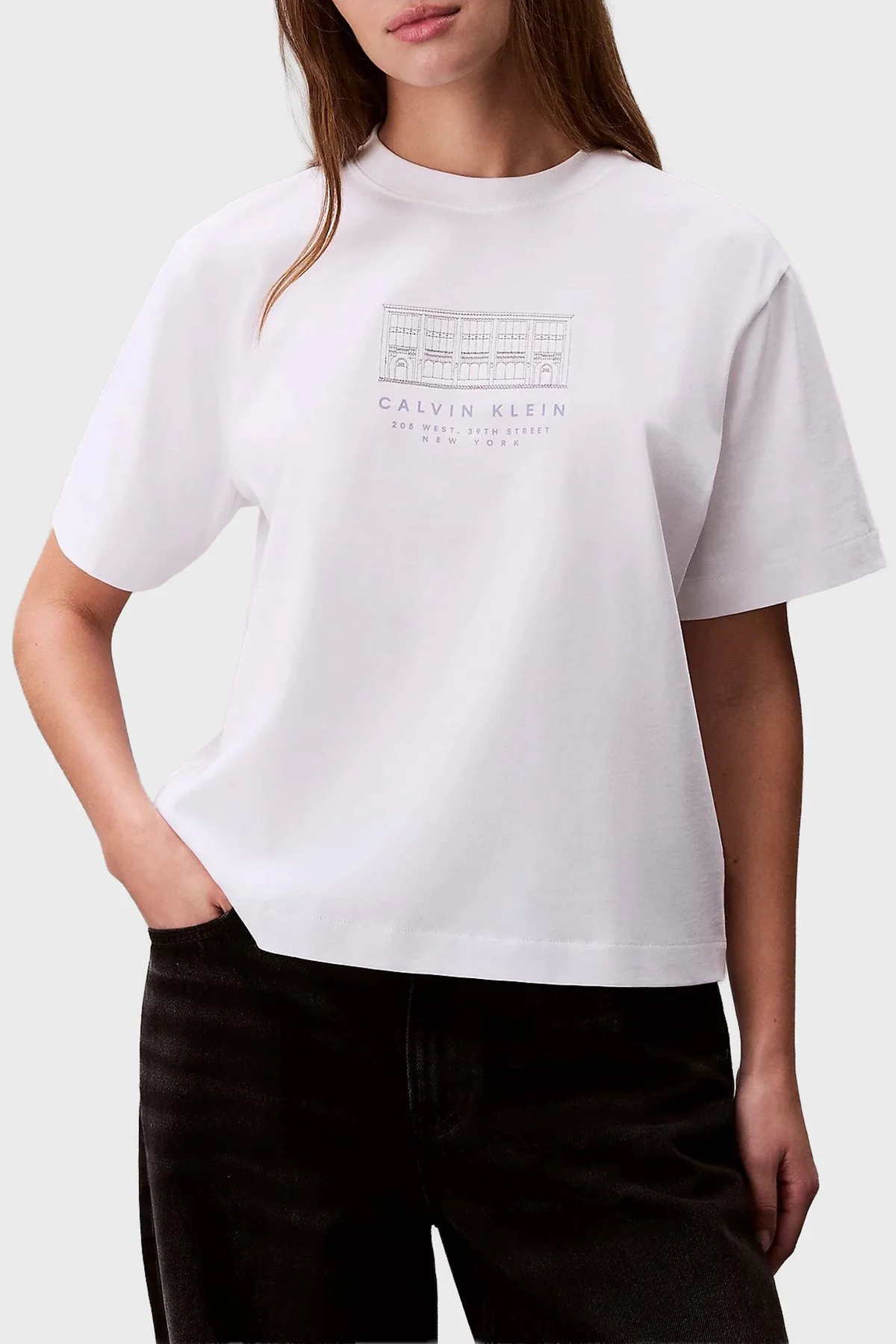 Calvin Klein Pamuklu Relaxed Fit Logolu Bisiklet Yaka LV047F806GYAF Bayan T Shirt LV047F806G YAF BEYAZ - 1