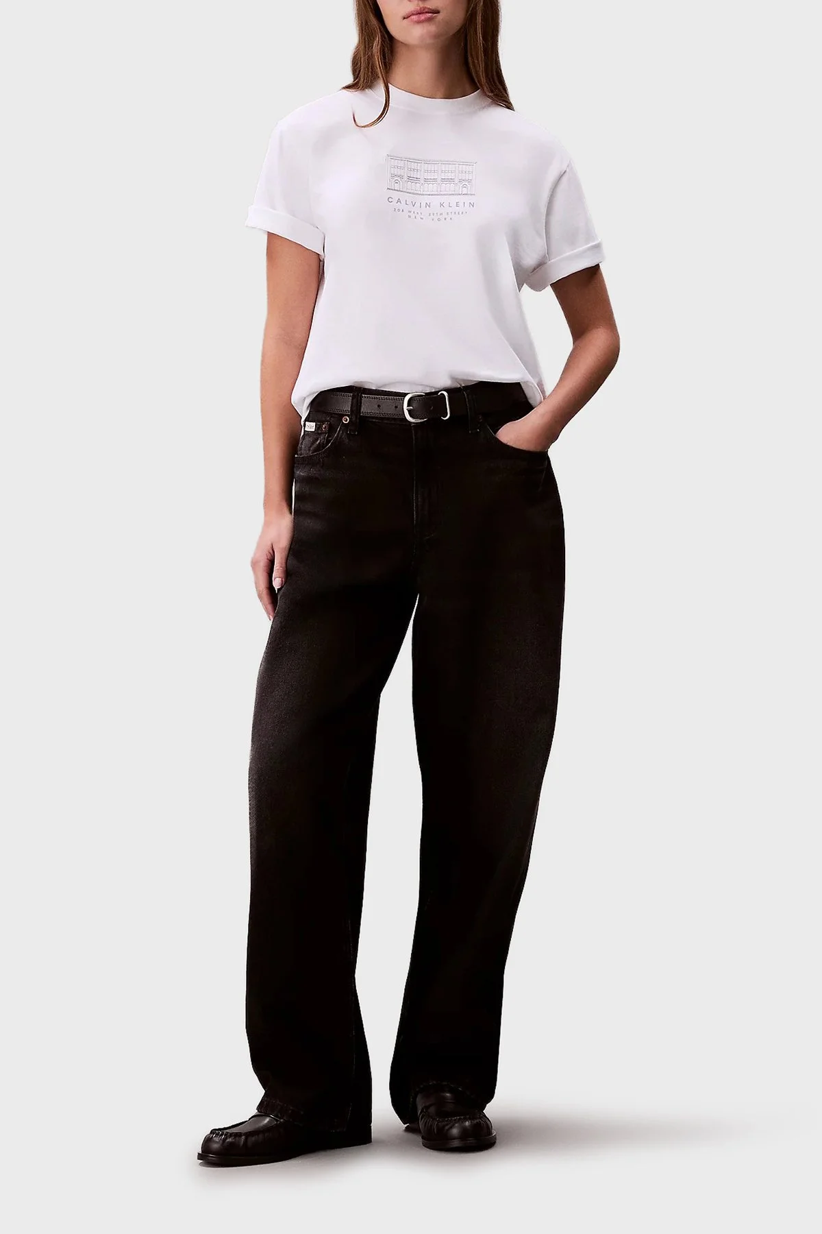 Calvin Klein Pamuklu Relaxed Fit Logolu Bisiklet Yaka LV047F806GYAF Bayan T Shirt LV047F806G YAF BEYAZ - 2