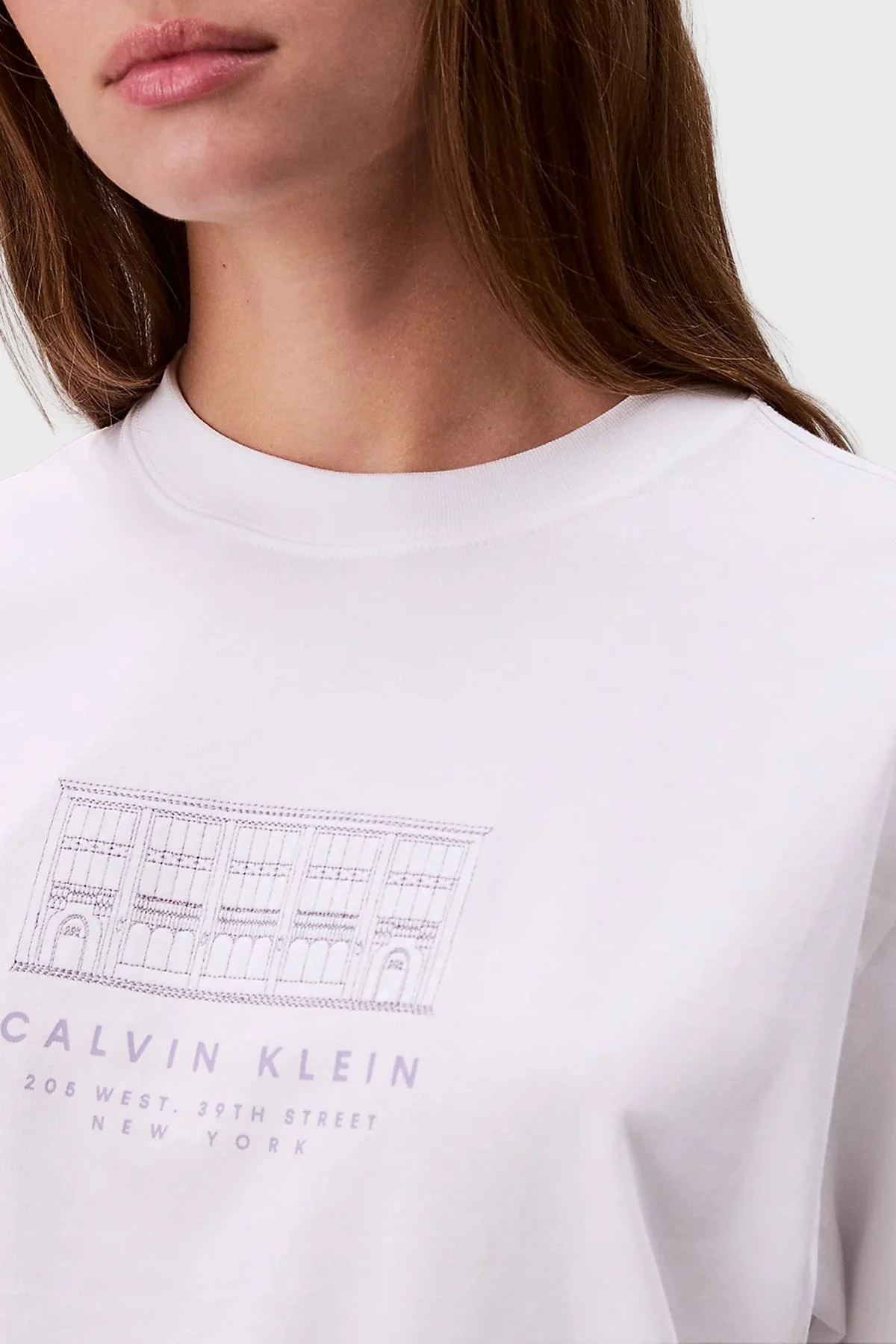 Calvin Klein Pamuklu Relaxed Fit Logolu Bisiklet Yaka LV047F806GYAF Bayan T Shirt LV047F806G YAF BEYAZ - 5