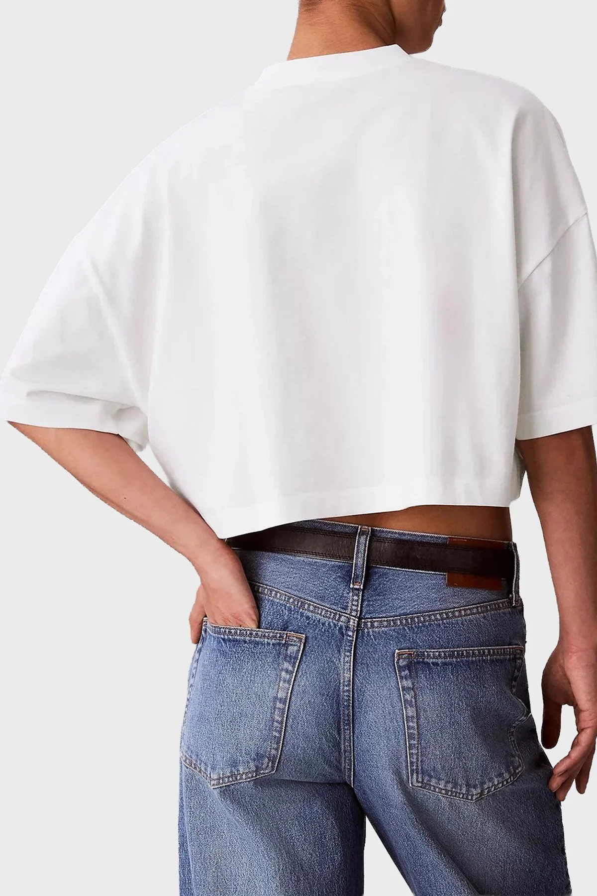 Calvin Klein Pamuklu Relaxed Fit Logolu Bisiklet Yaka LV047F813GYAF Kadın T Shirt LV047F813G YAF BEYAZ - 3