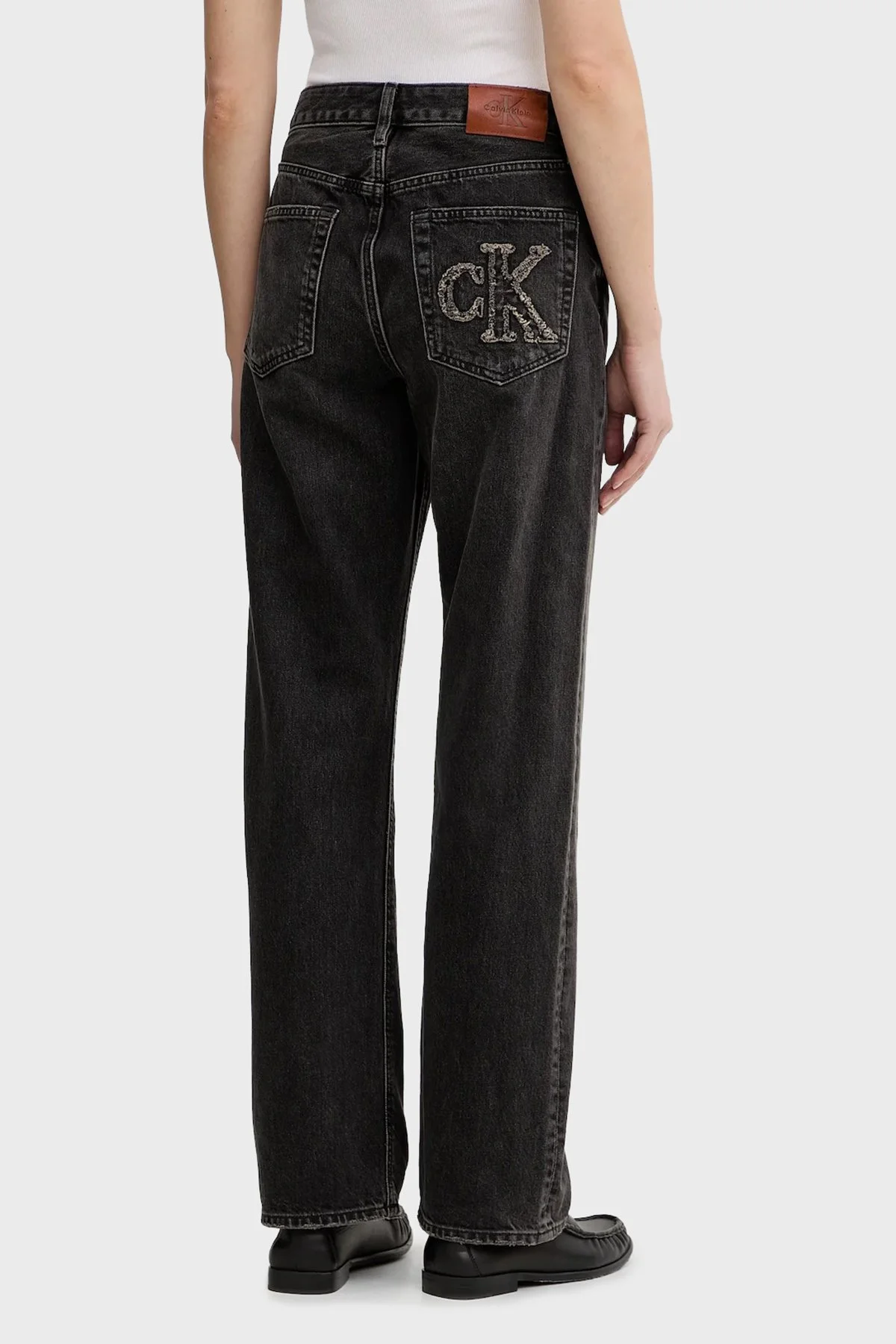 Calvin Klein Pamuklu Relaxed Fit Normal Bel Düz Paça Jean LV047E905G7KL Bayan Kot Pantolon LV047E905G 7KL SİYAH - 3