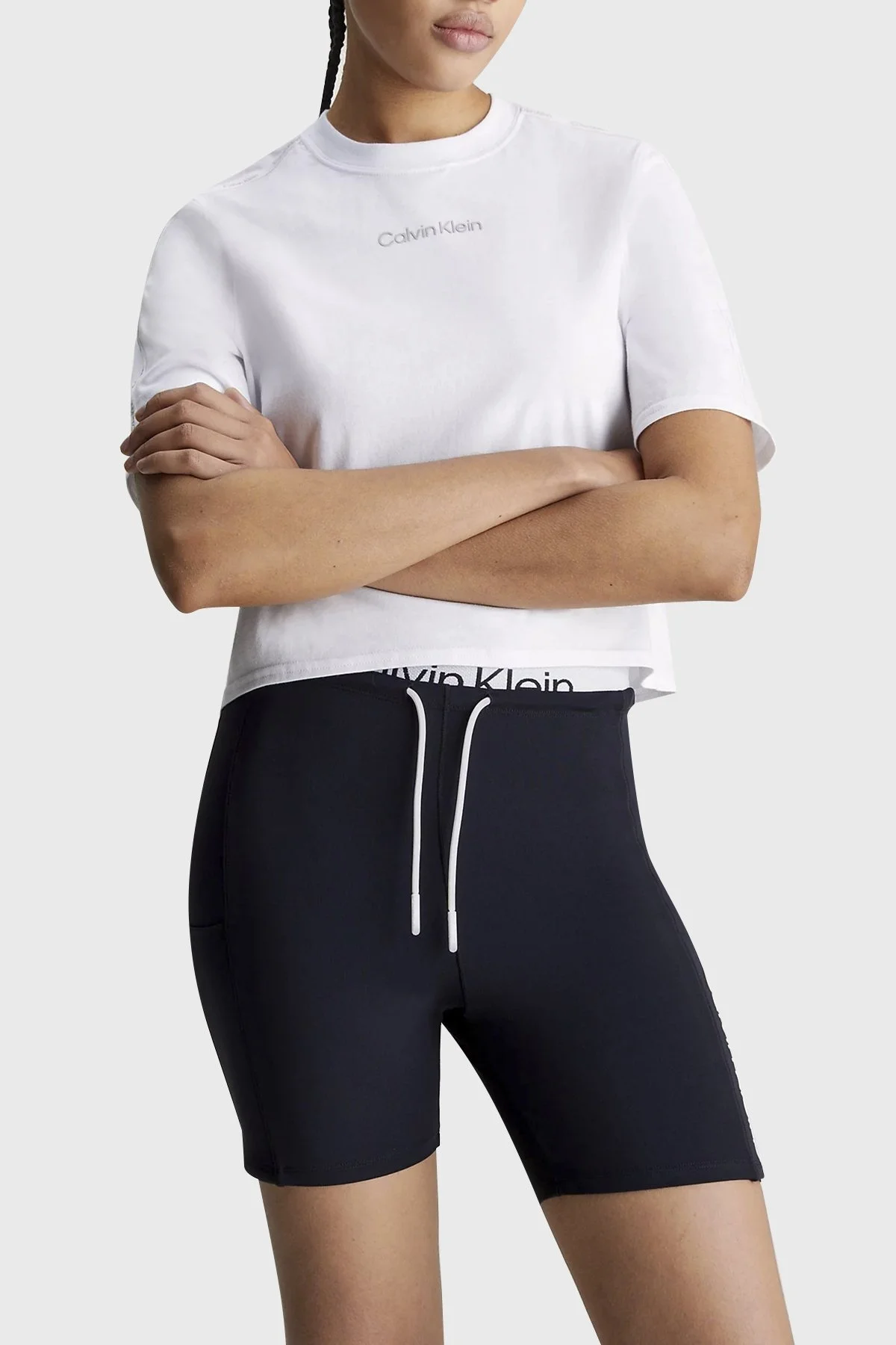 Calvin Klein Pamuklu Relaxed Fit Sıfır Yaka Crop 00GWS4K234YAA Bayan T Shirt 00GWS4K234 YAA BEYAZ - 1