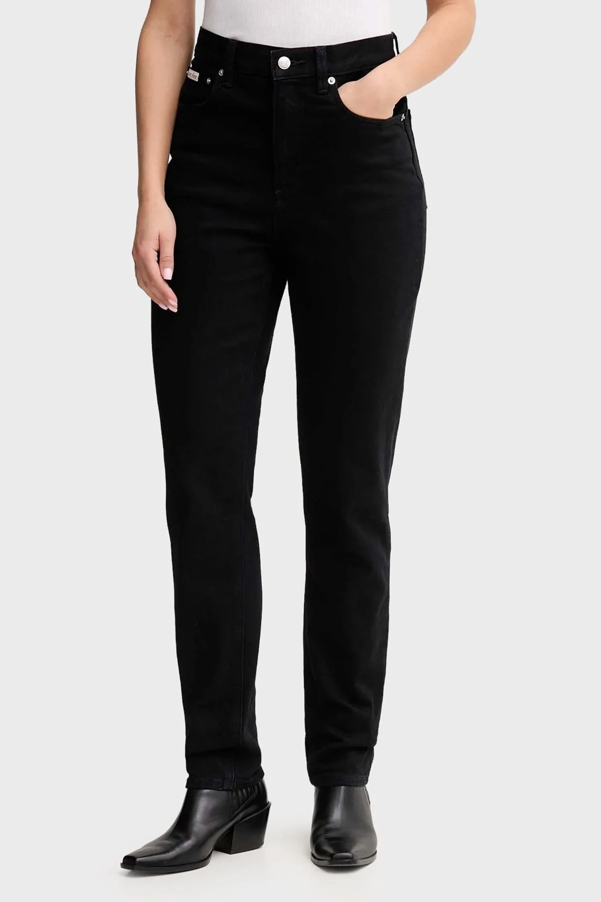 Calvin Klein Pamuklu Relaxed Fit Yüksek Bel Daralan Paça Jeans Bayan Kot Pantolon LV047D843G TWM SİYAH - 1