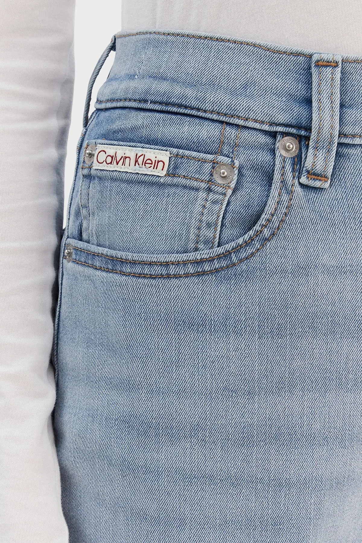 Calvin Klein Pamuklu Relaxed Fit Yüksek Bel Düz Paça Jeans LV047E618GVLJ Bayan Kot Pantolon LV047E618G VLJ MAVİ - 4