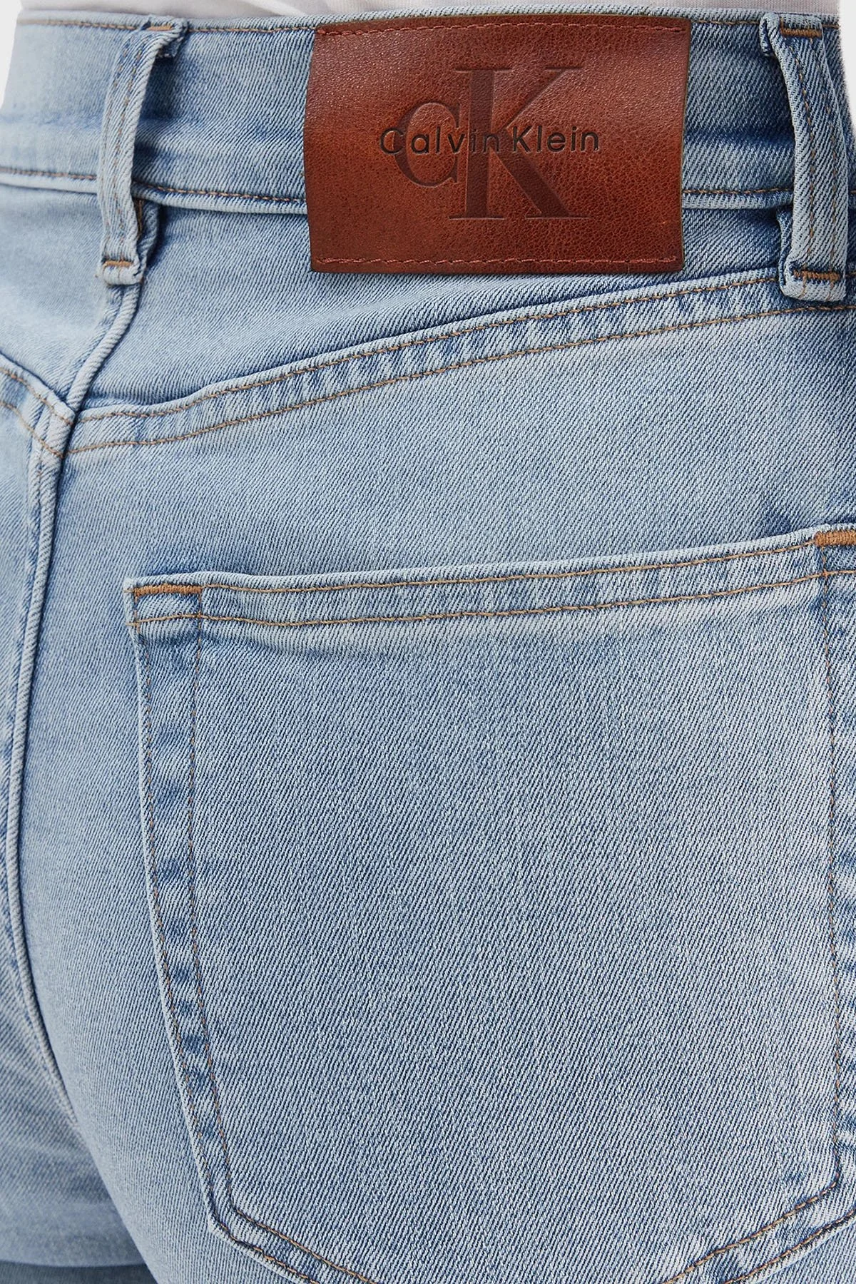 Calvin Klein Pamuklu Relaxed Fit Yüksek Bel Düz Paça Jeans LV047E618GVLJ Bayan Kot Pantolon LV047E618G VLJ MAVİ - 5