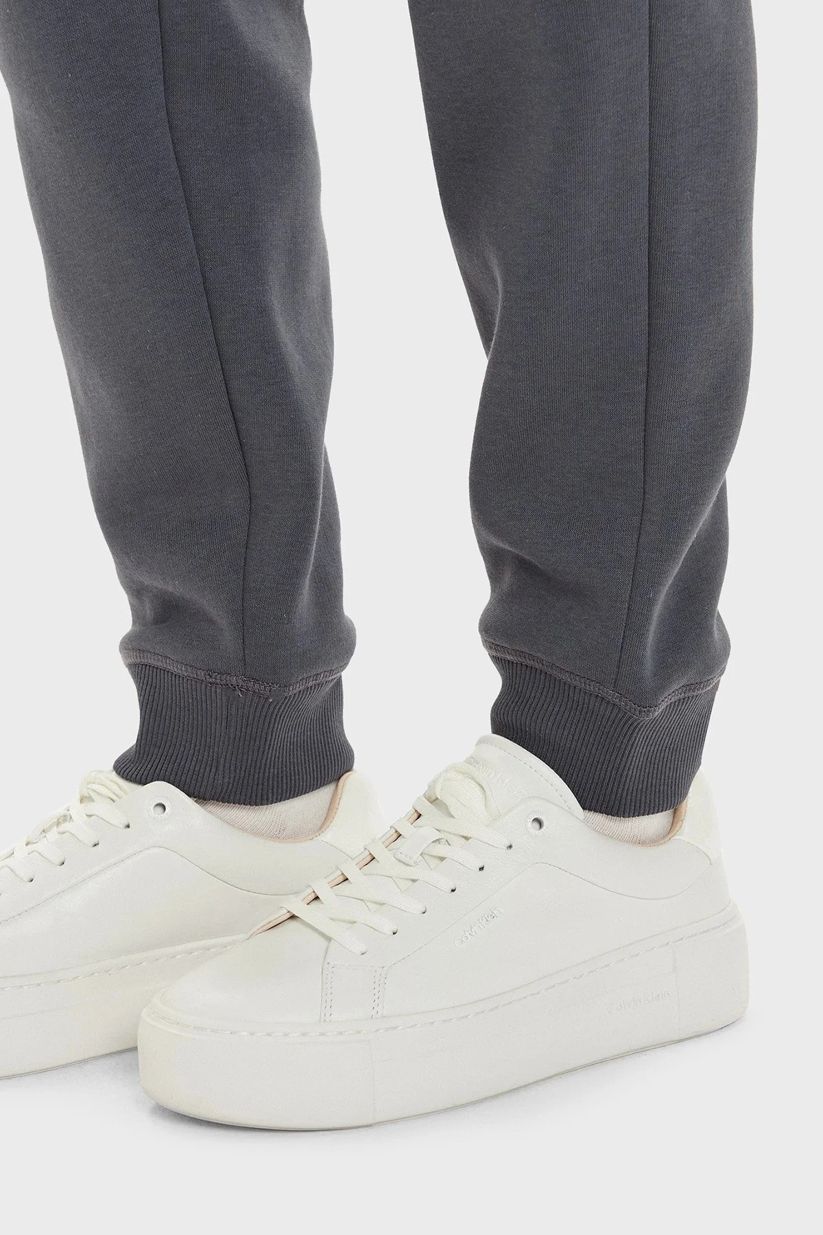 Calvin Klein Pamuklu Relaxed Fit Yüksek Bel Lastikli Paça Jogger J20J223590BAN Bayan Pantolon J20J223590 BAN ANTRASİT - 4