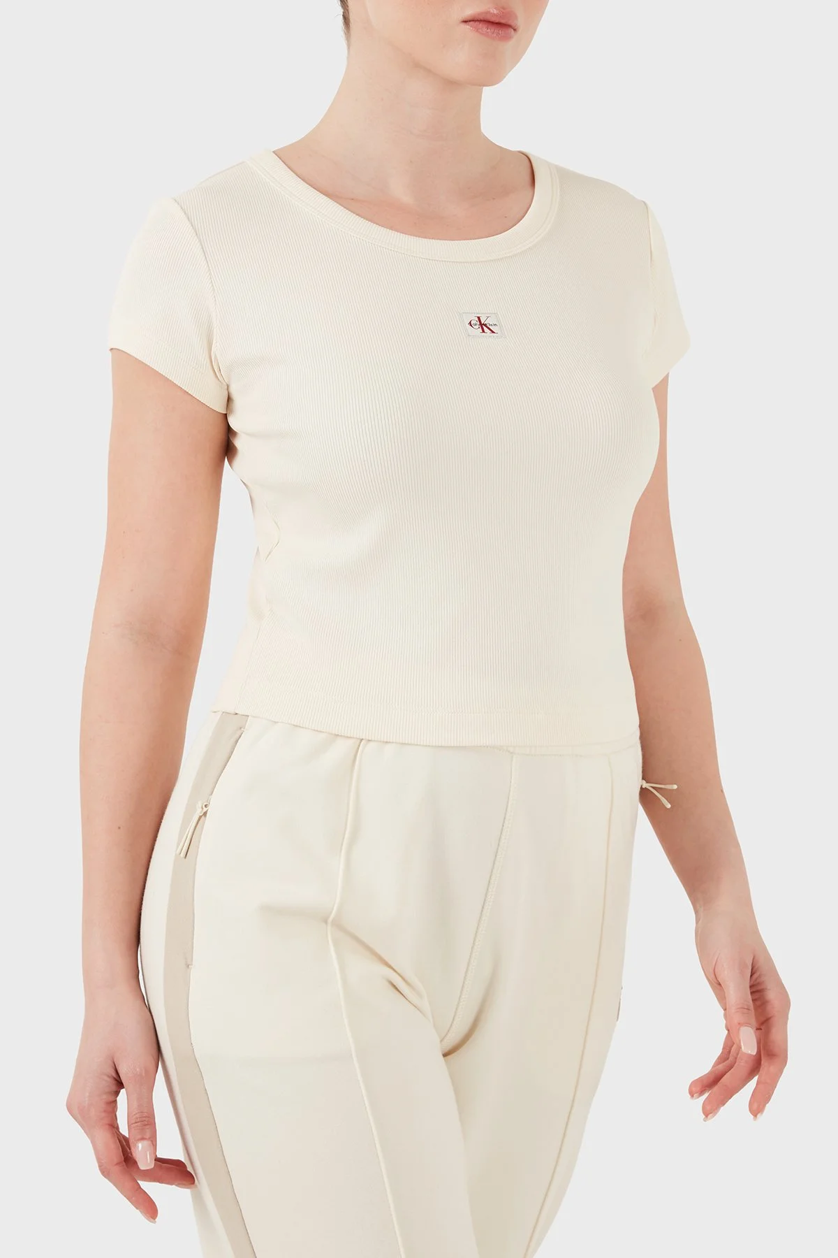 Calvin Klein Pamuklu Slim Fit Bisiklet Yaka Fitilli Crop LV047C200GF7J Kadın T Shirt LV047C200G F7J BEYAZ - 5