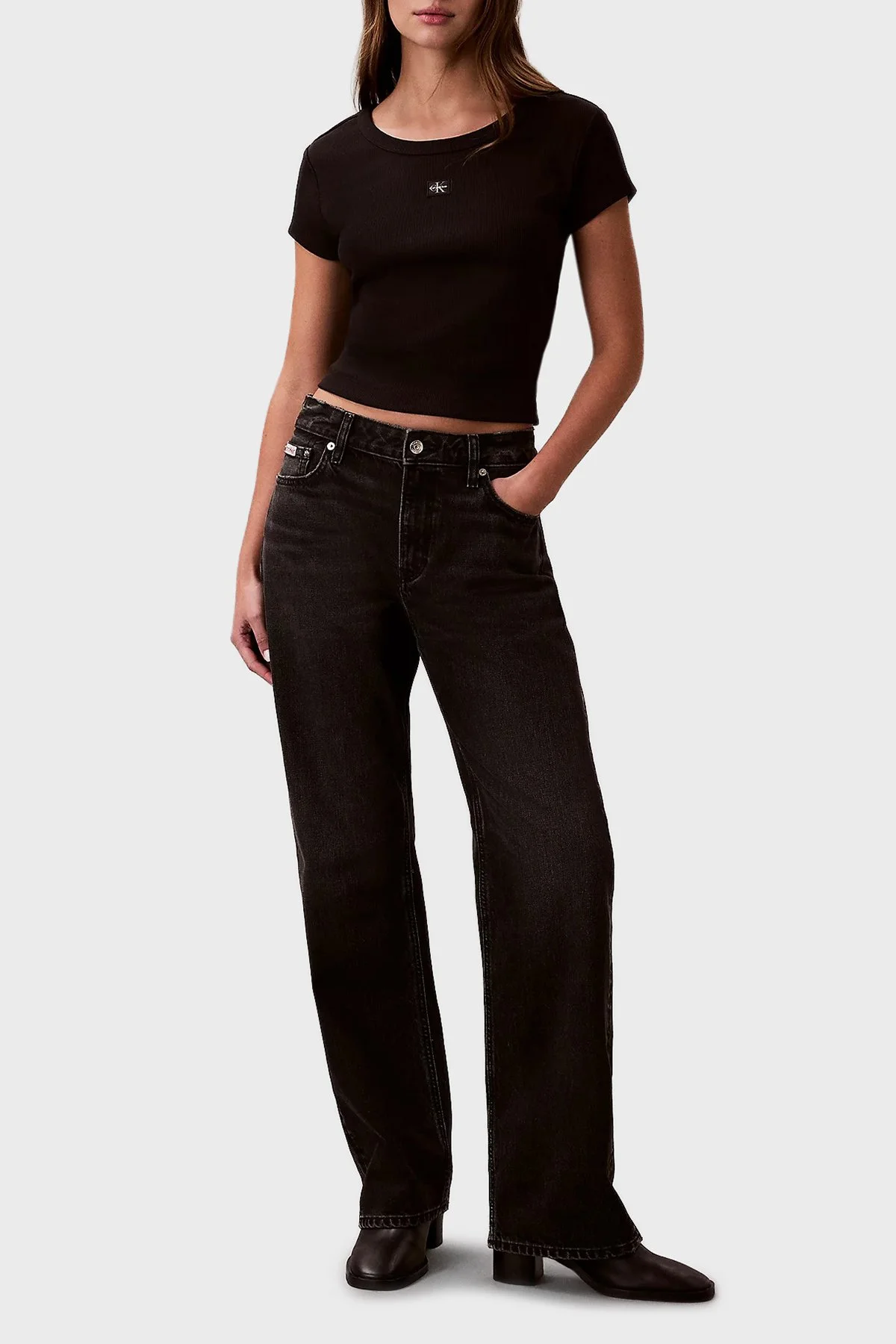 Calvin Klein Pamuklu Slim Fit Bisiklet Yaka Fitilli Crop LV047C200GUB1 Bayan T Shirt LV047C200G UB1 SİYAH - 2