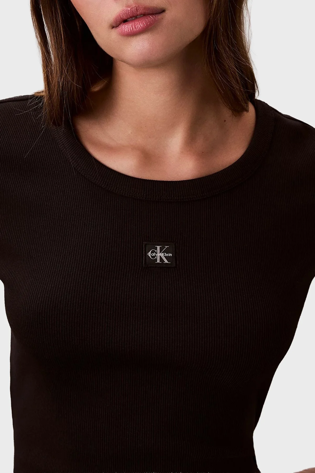 Calvin Klein Pamuklu Slim Fit Bisiklet Yaka Fitilli Crop LV047C200GUB1 Bayan T Shirt LV047C200G UB1 SİYAH - 4