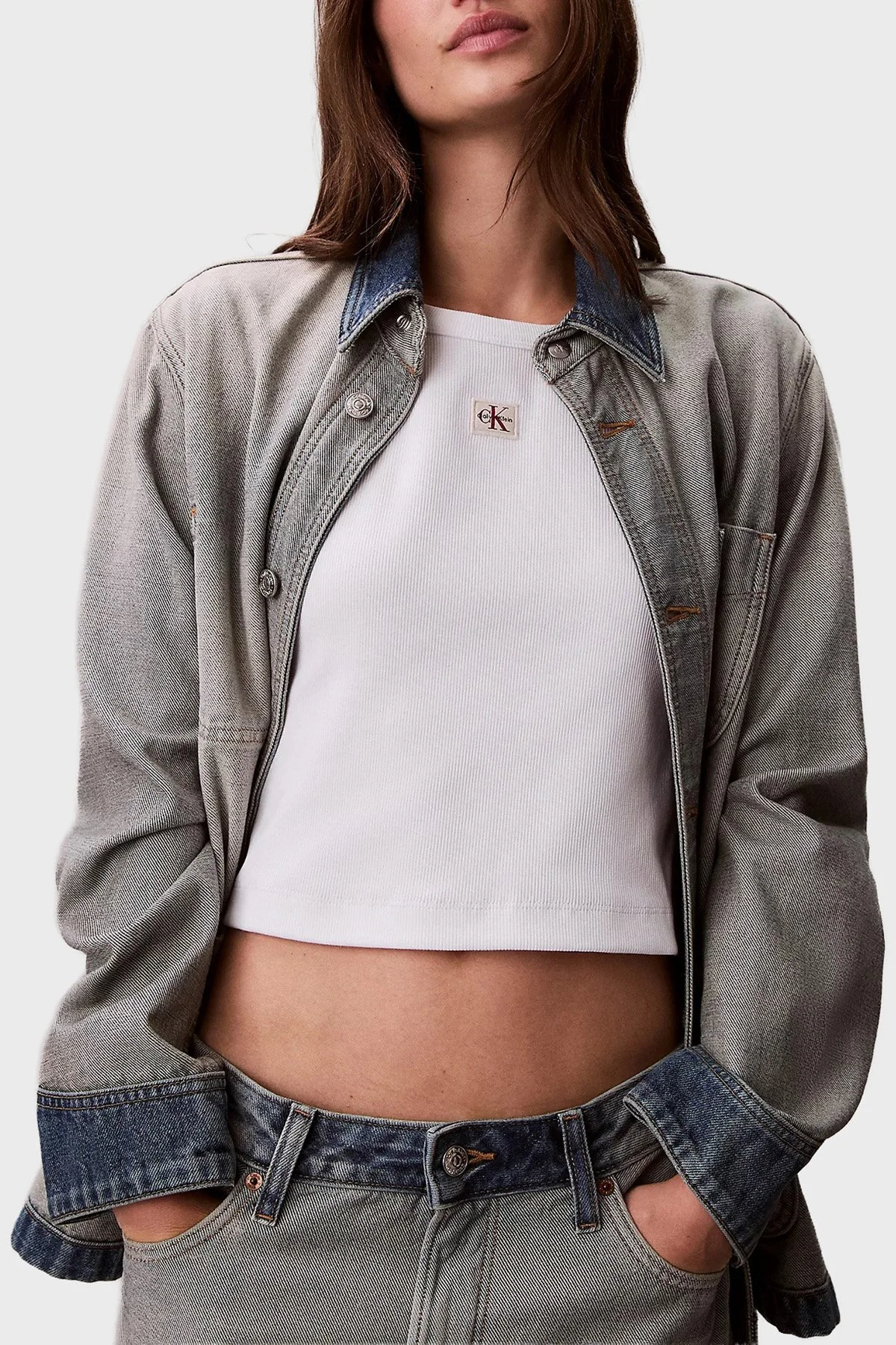 Calvin Klein Pamuklu Slim Fit Bisiklet Yaka Fitilli Crop LV047C200GYAA Bayan T Shirt LV047C200G YAA BEYAZ - 4