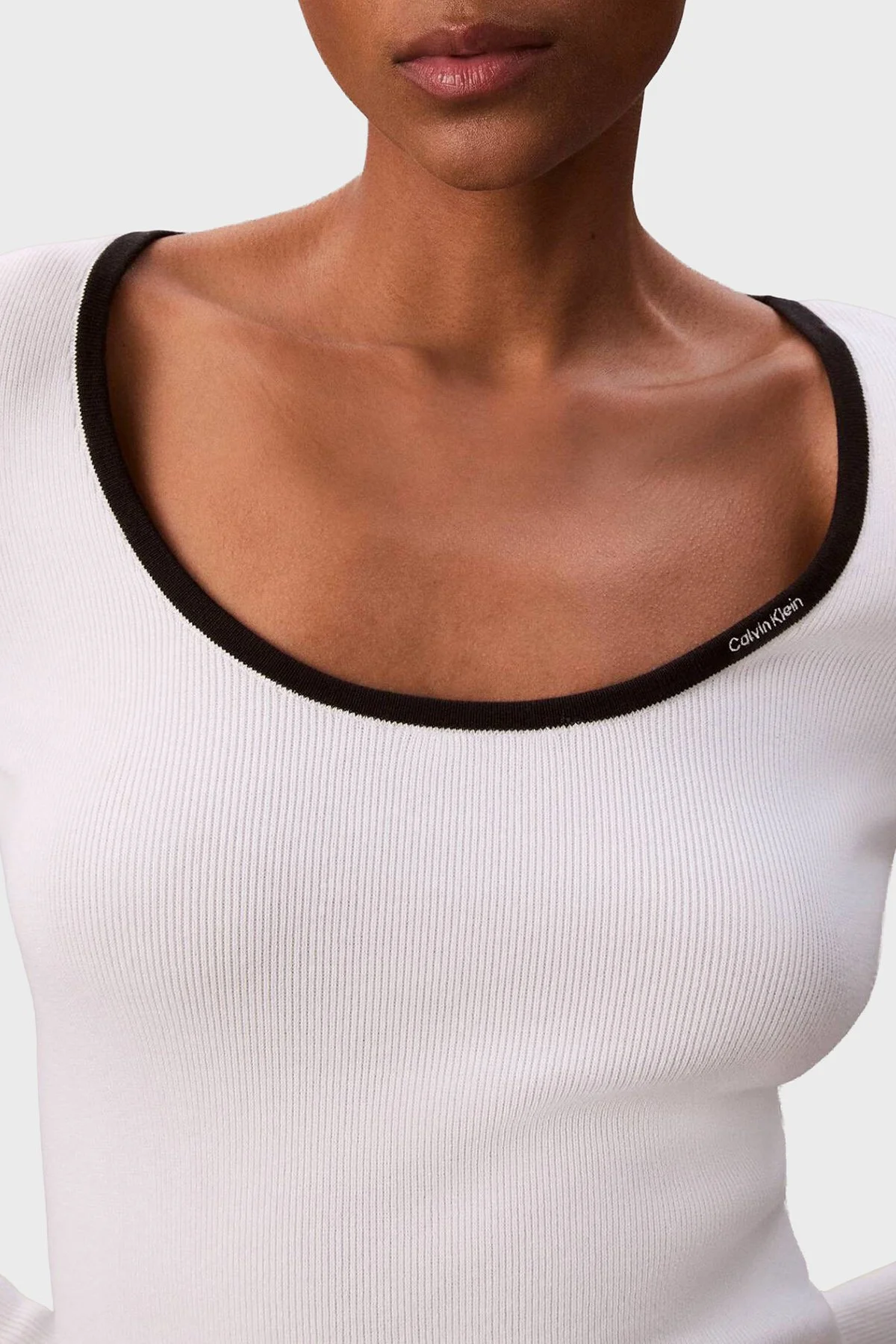 Calvin Klein Pamuklu Slim Fit Bisiklet Yaka Fitilli LV044D360GUB1 Bayan Kazak LV044D360G UB1 BEYAZ - 8