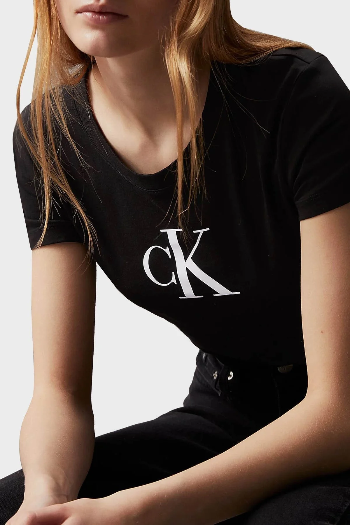 Calvin Klein Pamuklu Slim Fit Bisiklet Yaka J20J2223430GO Bayan T Shirt J20J222343 0GO SİYAH - 3