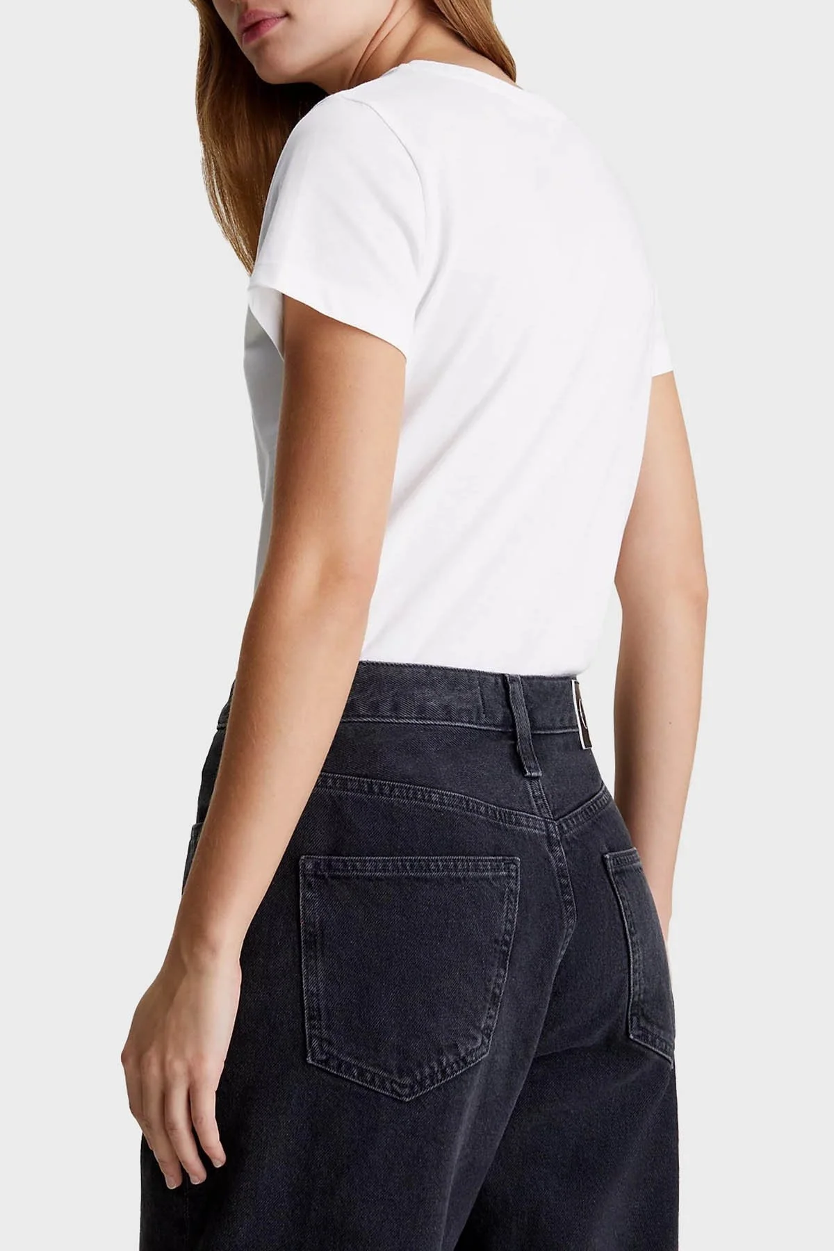 Calvin Klein Pamuklu Slim Fit Bisiklet Yaka J20J2223430K4 Bayan T Shirt J20J222343 0K4 BEYAZ - 2