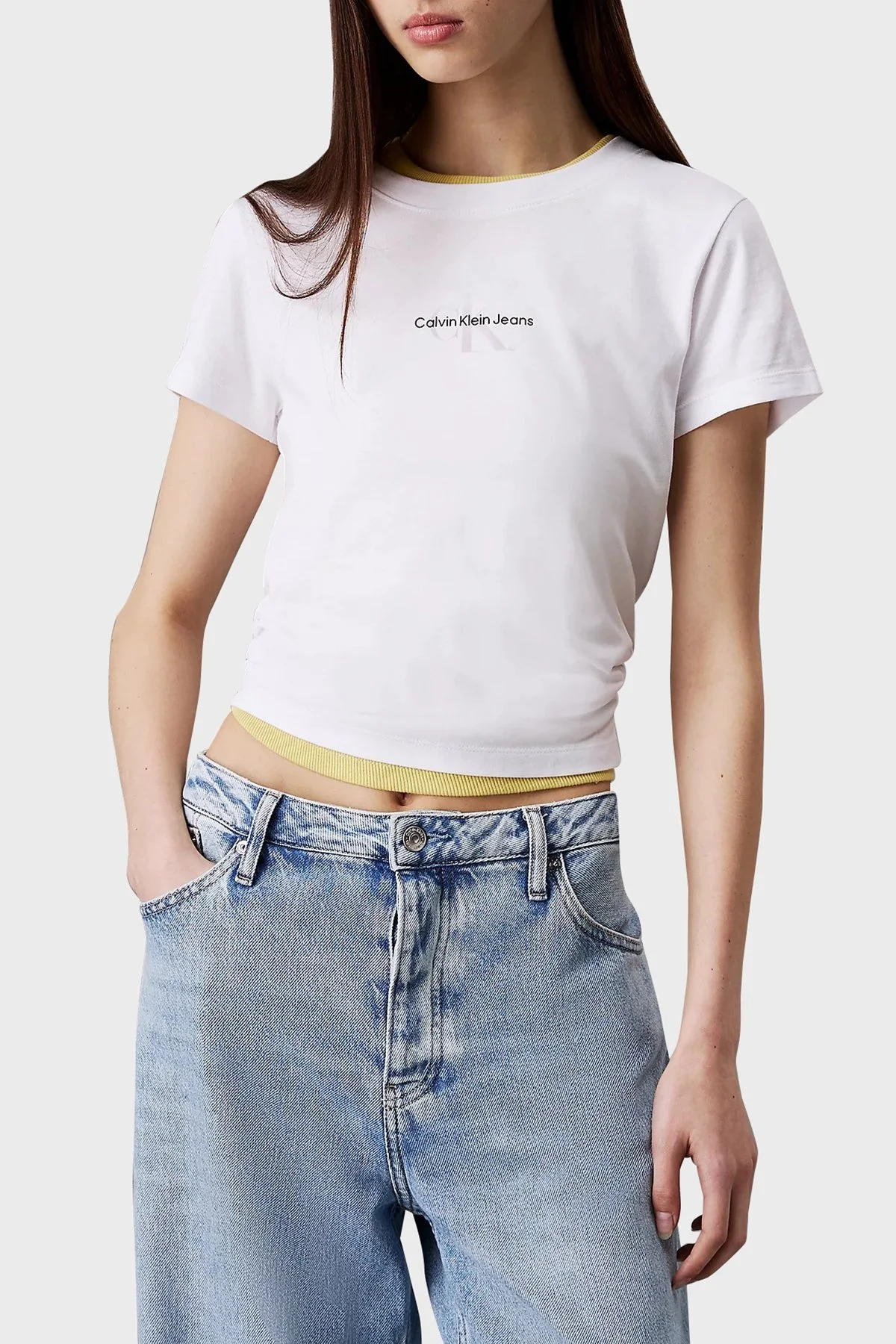 Calvin Klein Pamuklu Slim Fit Bisiklet Yaka Logolu J20J225252YAA Bayan T Shirt J20J225252 YAA BEYAZ - 1