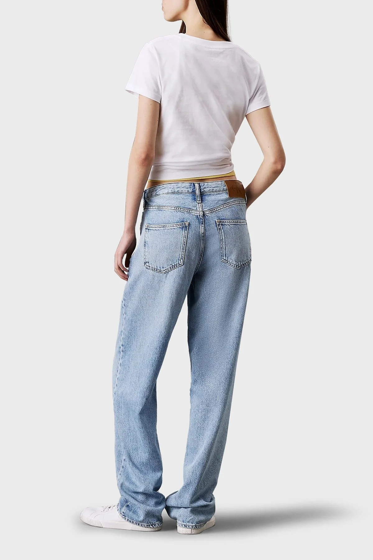 Calvin Klein Pamuklu Slim Fit Bisiklet Yaka Logolu J20J225252YAA Bayan T Shirt J20J225252 YAA BEYAZ - 2