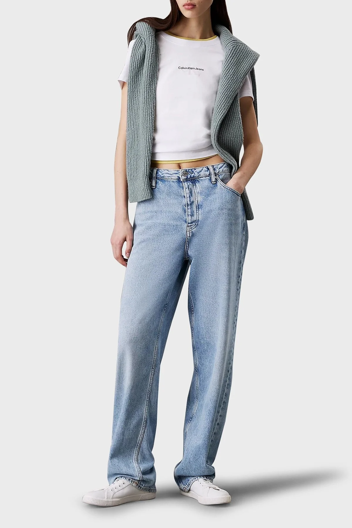 Calvin Klein Pamuklu Slim Fit Bisiklet Yaka Logolu J20J225252YAA Bayan T Shirt J20J225252 YAA BEYAZ - 4