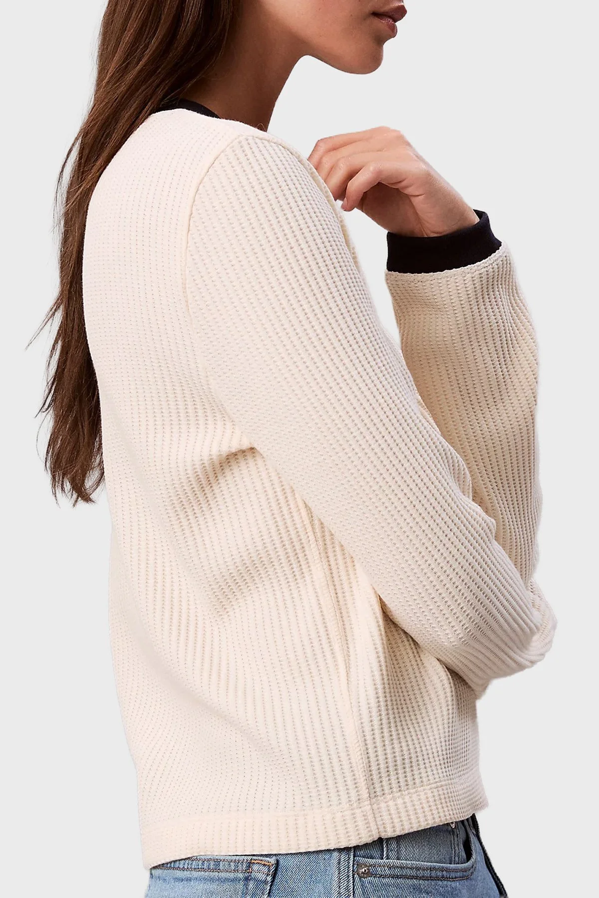 Calvin Klein Pamuklu Slim Fit Bisiklet Yaka LV047D225GYAM Bayan Kazak LV047D225G YAM EKRU - 4