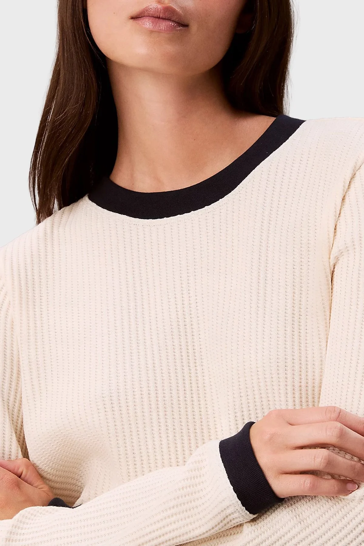 Calvin Klein Pamuklu Slim Fit Bisiklet Yaka LV047D225GYAM Bayan Kazak LV047D225G YAM EKRU - 5