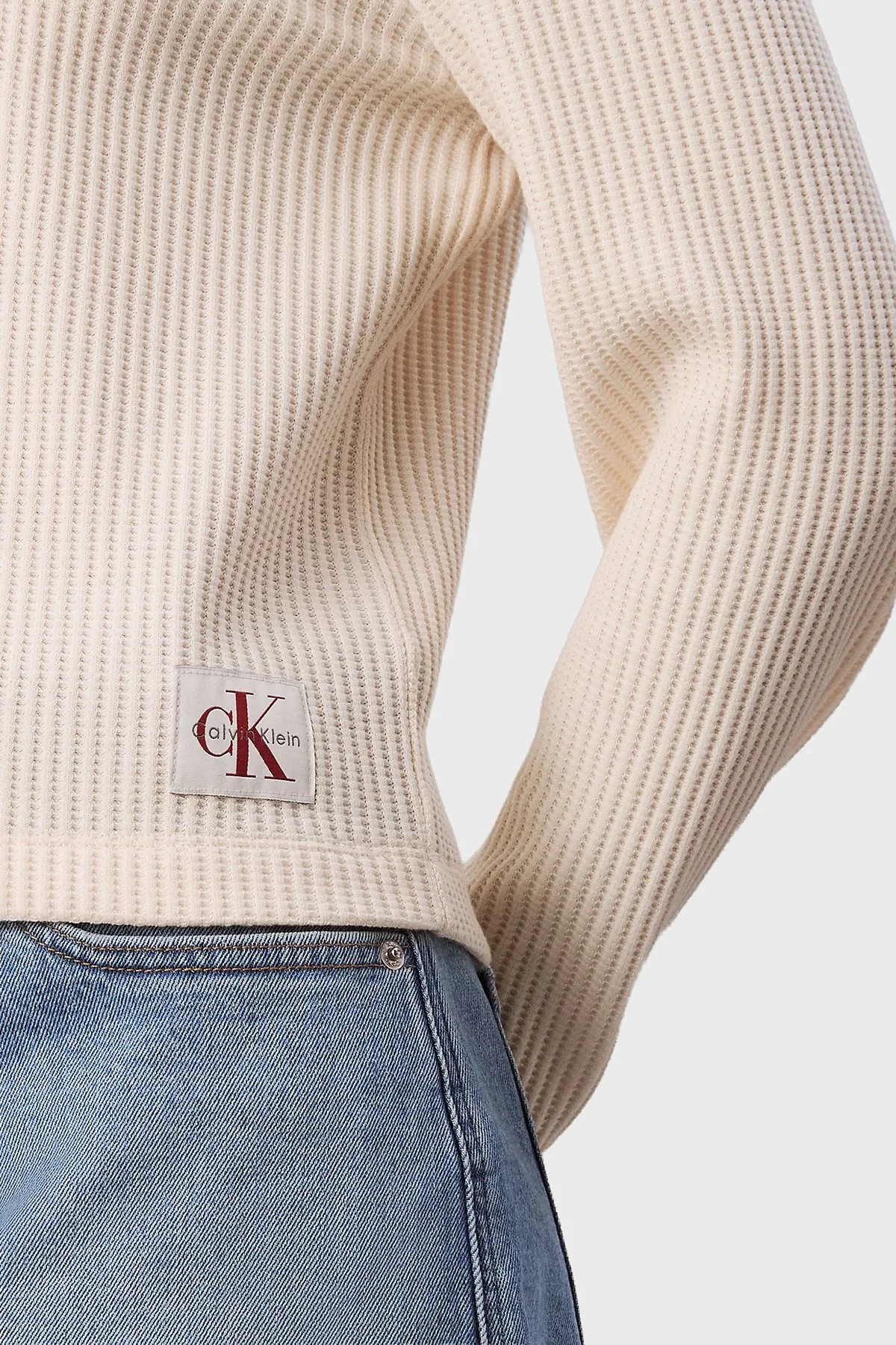 Calvin Klein Pamuklu Slim Fit Bisiklet Yaka LV047D225GYAM Bayan Kazak LV047D225G YAM EKRU - 6