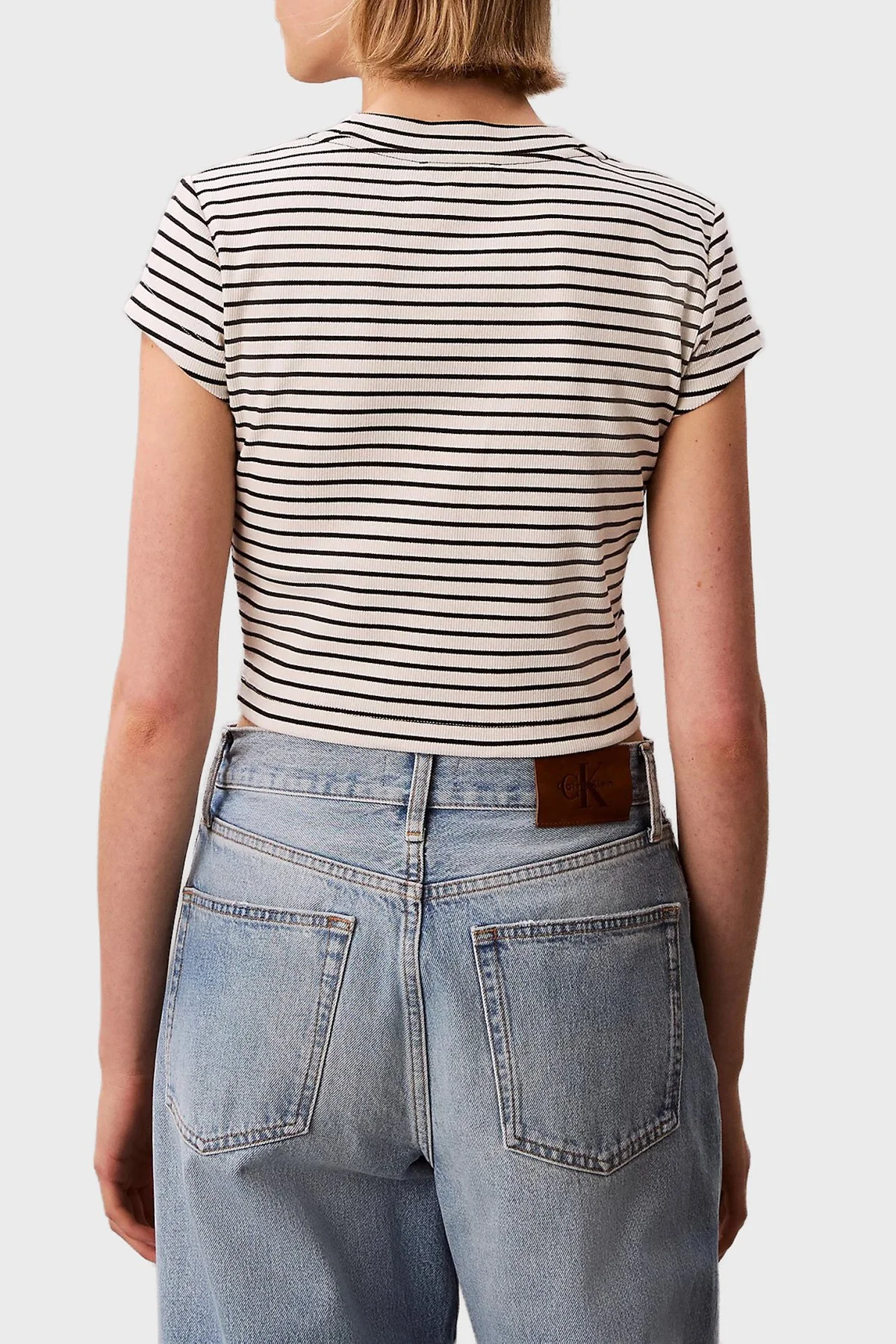 Calvin Klein Pamuklu Slim Fit Çizgili Yuvarlak Yaka LV047F833GXDY Kadın T Shirt LV047F833G XDY SİYAH BEYAZ - 3