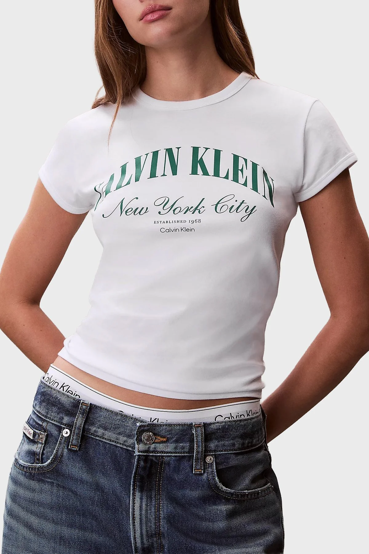Calvin Klein Pamuklu Slim Fit Logolu Bisiklet Yaka Kadın T Shirt LV047F815G YAF BEYAZ - 1