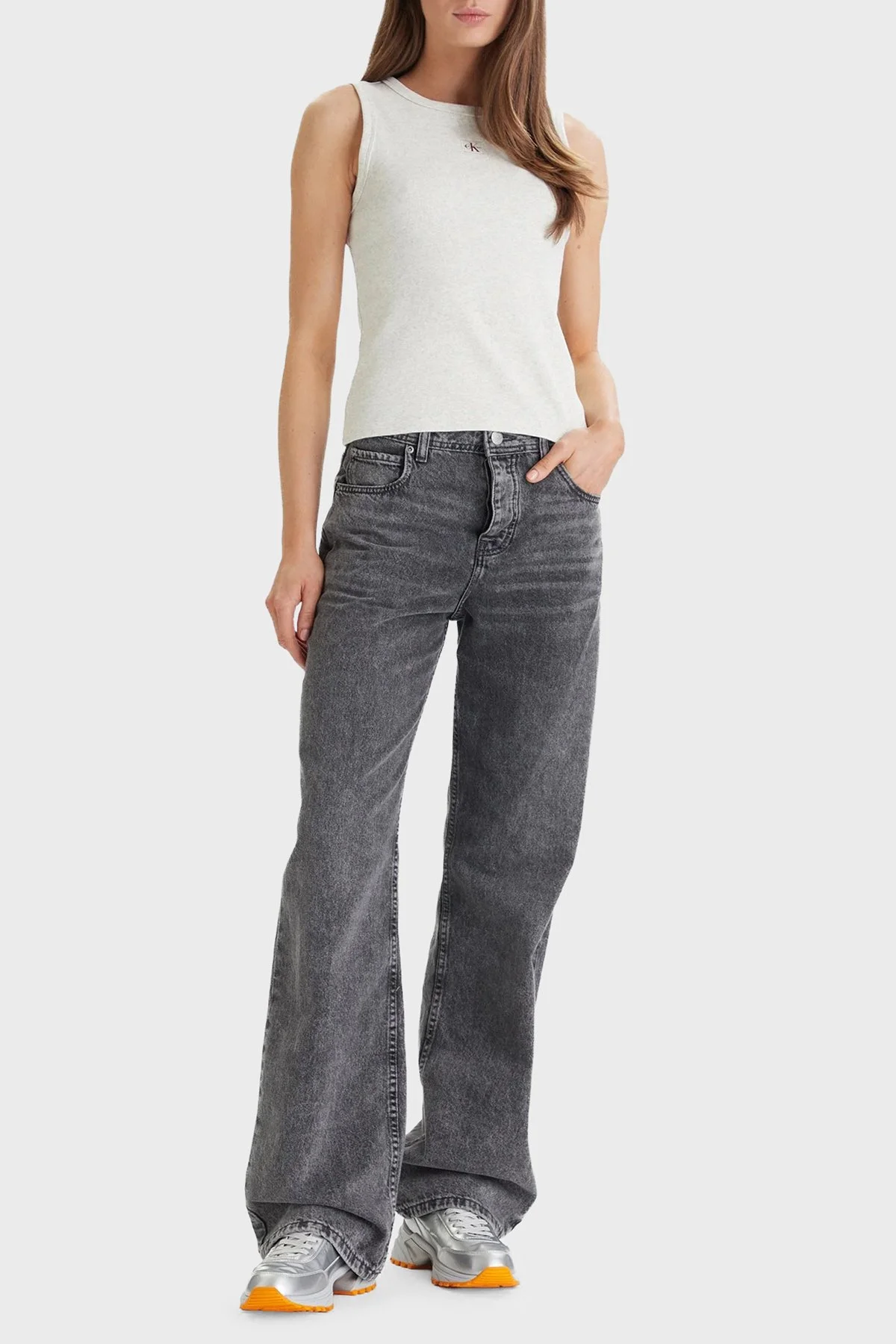 Calvin Klein Pamuklu Slim Fit Logolu Bisiklet Yaka LV047C201GP4P Bayan Top LV047C201G P4P GRİ - 2