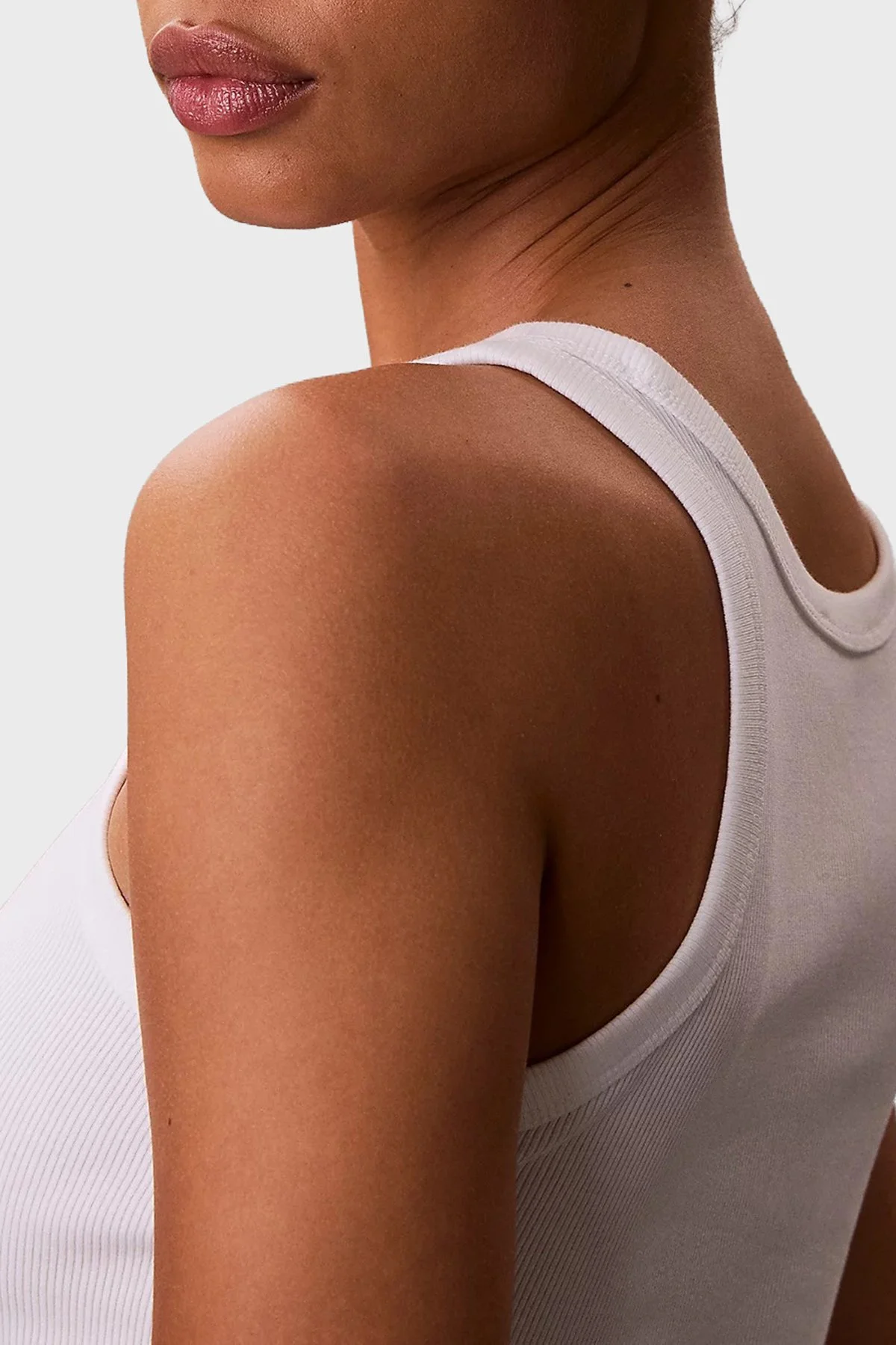 Calvin Klein Pamuklu Slim Fit Logolu Yuvarlak Yaka LV047F816GYAF Kadın Atlet LV047F816G YAF BEYAZ - 5