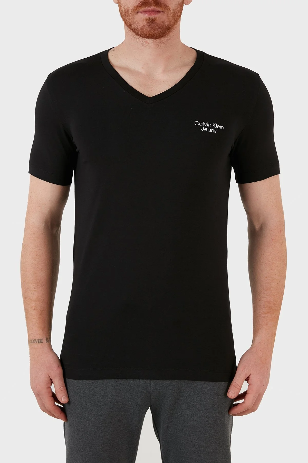 Calvin Klein Pamuklu Slim Fit V Yaka Erkek T Shirt J30J320596 BEH SİYAH - 1
